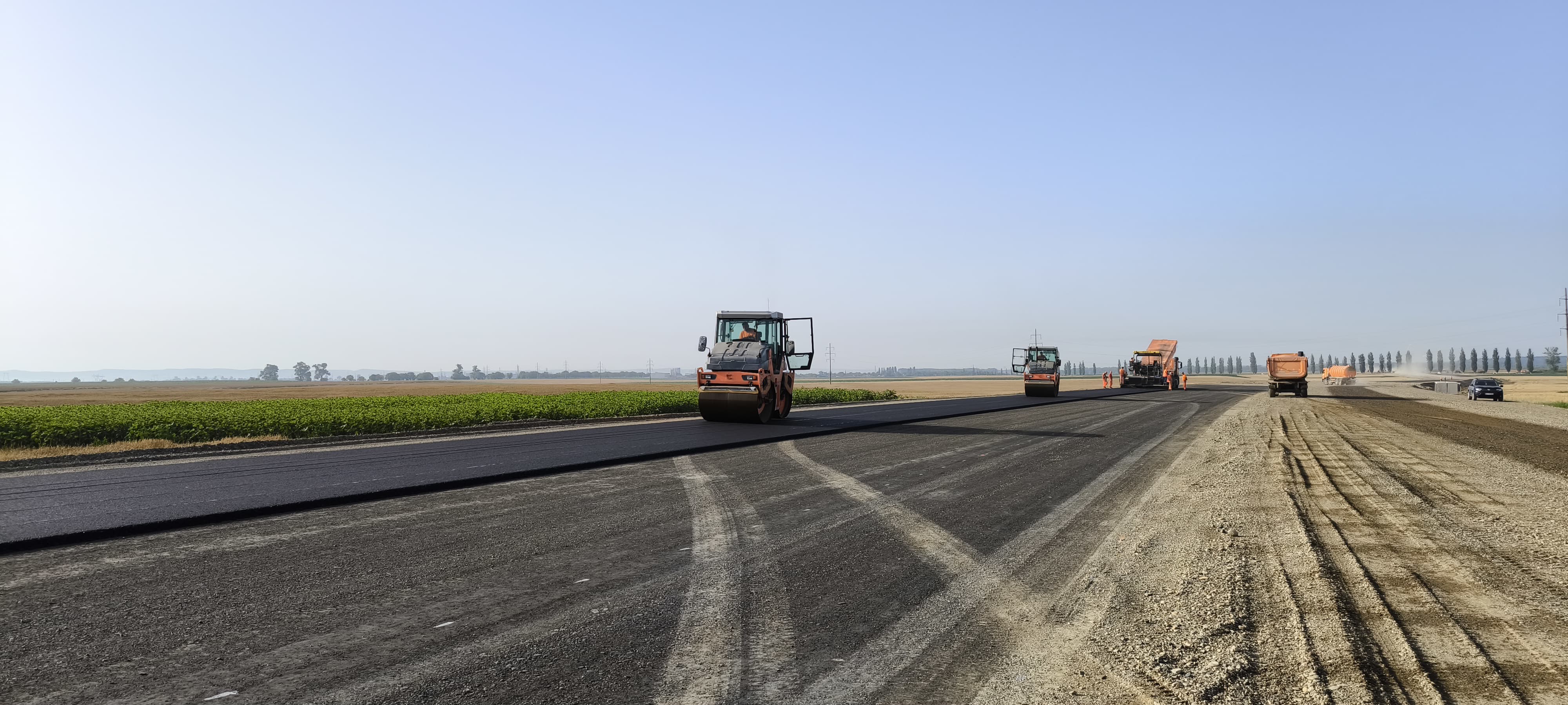 Stadiul lucrărilor la autostrăzile Moldovei. A7 ține pesimiștii în șah: „N-am văzut un utilaj pe dreapta, deși era sâmbătă”. Coșmarul birocratic de la A8