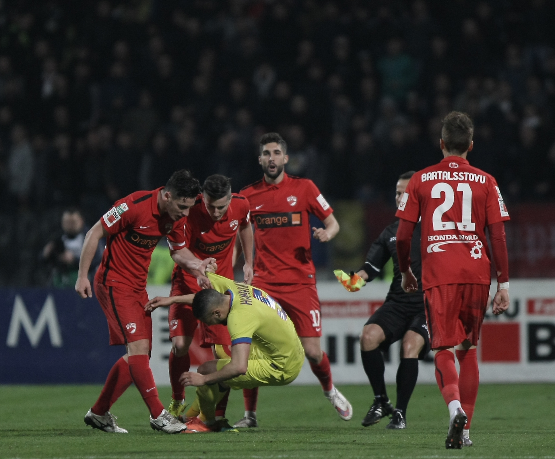 Derby-ul Dinamo - Steaua, văzut de un fost mare internațional: ”Mă așteptam la un plus de calitate!”. Cine sunt favoritele la titlu în acest sezon / FOTO