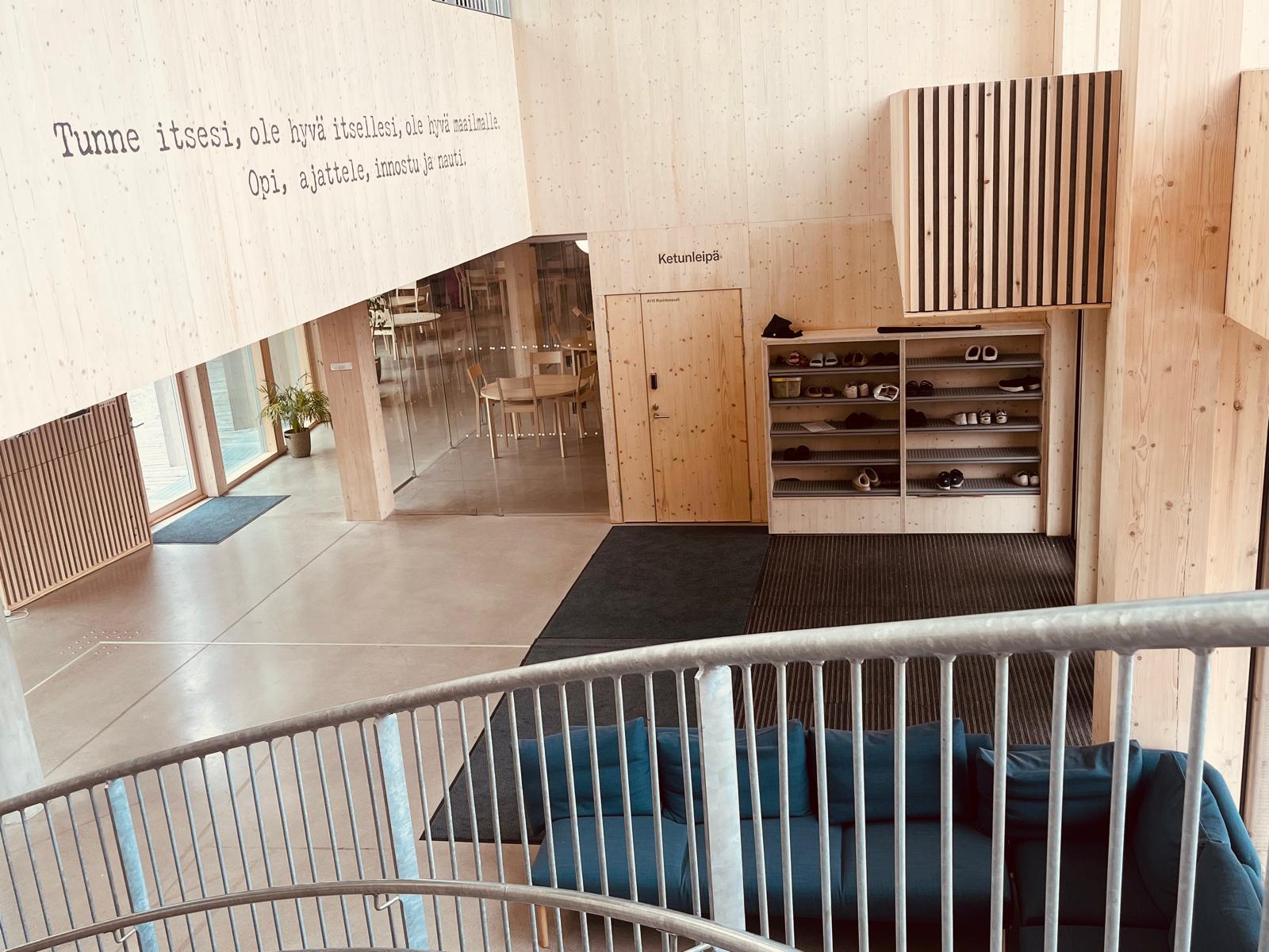 O româncă din străinătate povestește cum funcționează sistemul de educație din Finlanda: „Notele nu contează foarte mult, elevii primesc teme puține, iar școala este centrată pe bunăstarea copiilor”