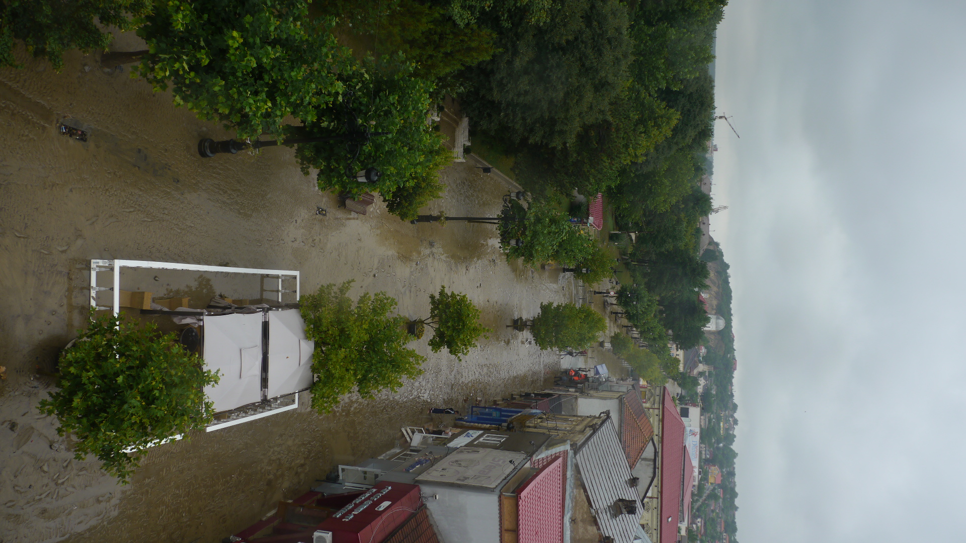 EXCLUSIV / Veneția noroioasă de România, orașul care s-a întors în epoca de piatră din cauza ploilor / FOTO&VIDEO