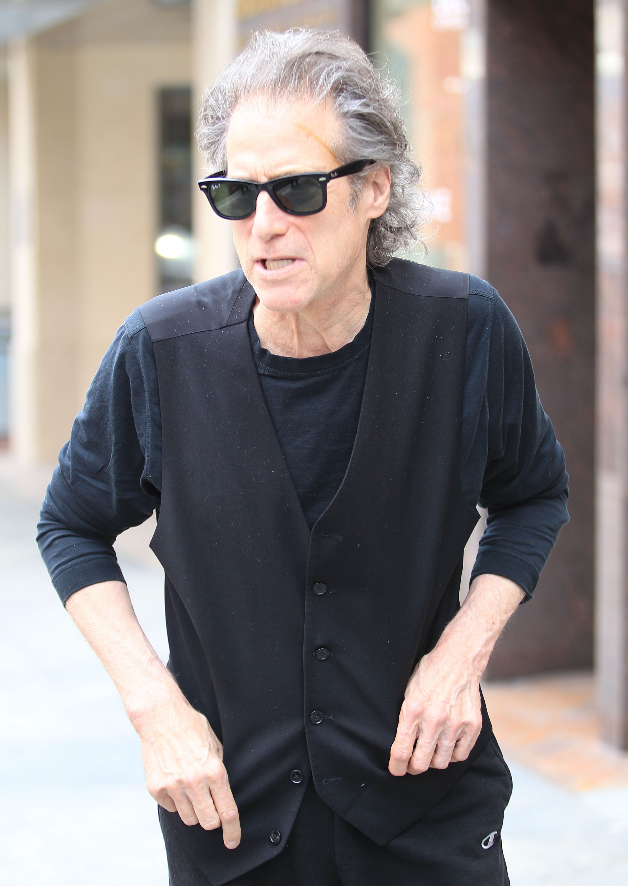 Richard Lewis a murit la vârsta de 76 de ani. Actorul american fusese diagnosticat cu Parkinson în 2023