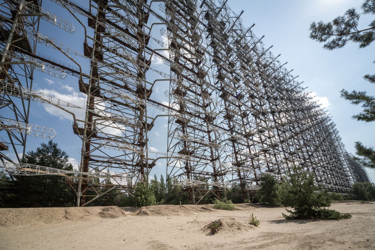 FOTO | Cum arată Cernobîl la 33 de ani de la dezastrul nuclear. Imagini cutremurătoare care arată cum natura își revendică drepturile