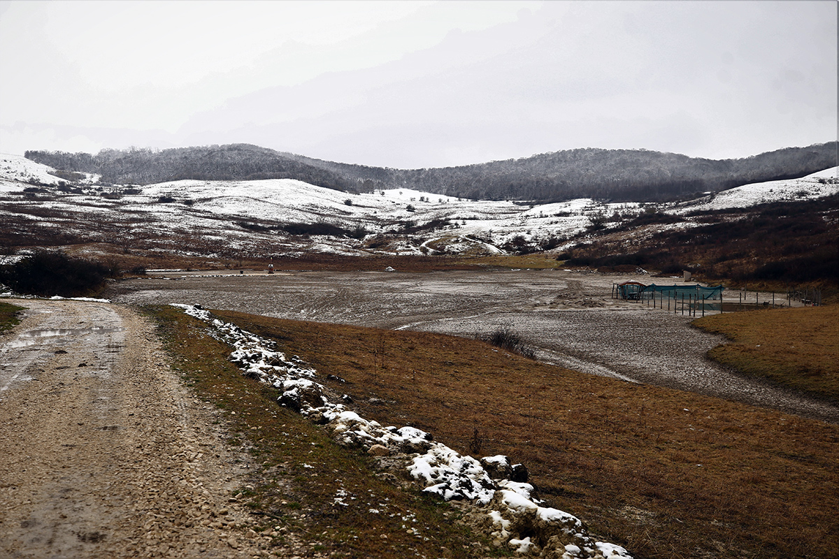 REPORTAJ. Visul de renaștere într-un sat depopulat din Alba, unde se va ridica un complex balnear: „De 50 de ani n-au mai fost aici. Acuma, c-o văzut că se reabilitează, îşi caută locurile”