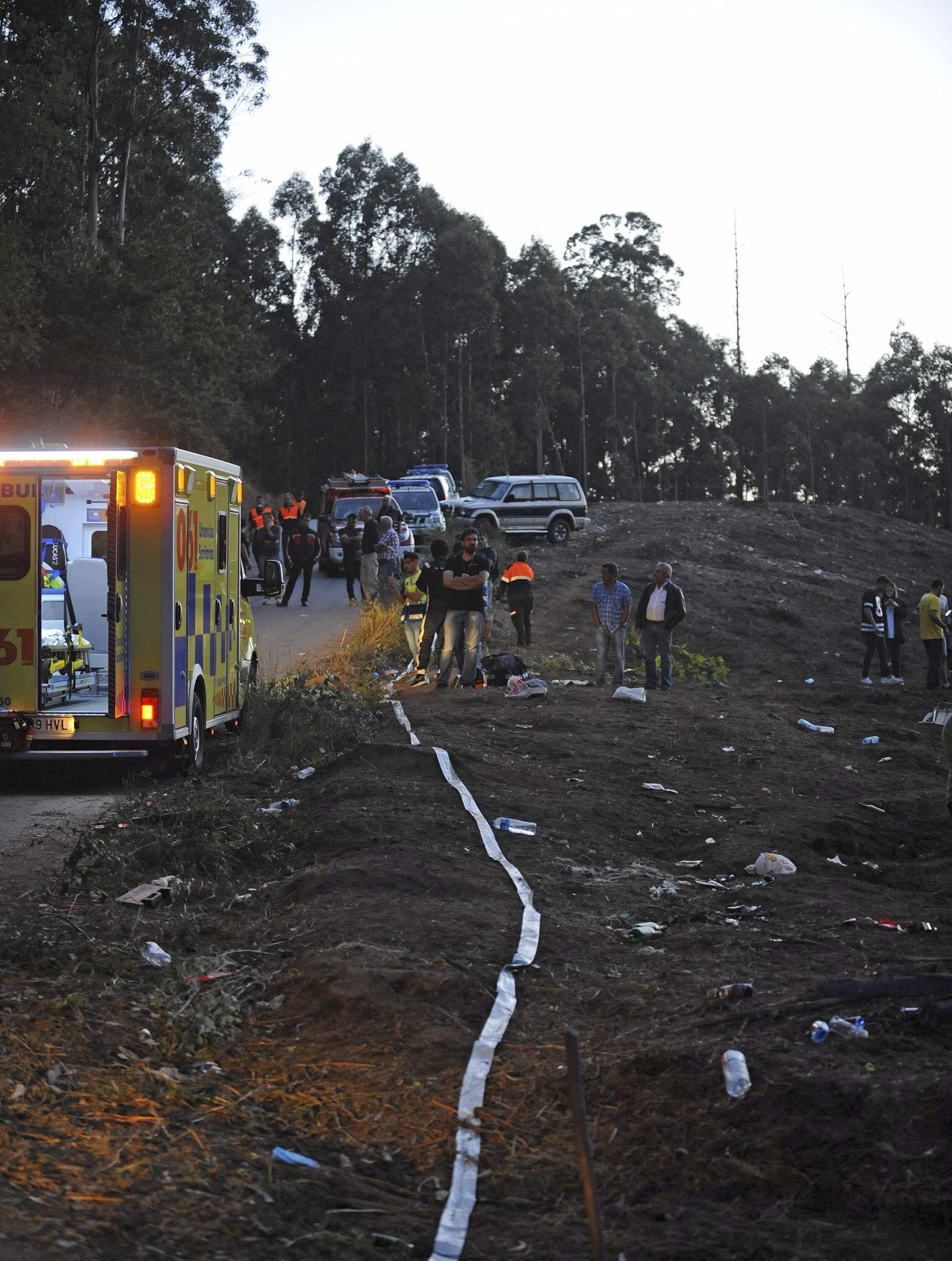 Tragedie în sportul mondial! Un bolid a spulberat 20 de oameni, la un raliu! ^6 persoane au murit, iar alte 10 sunt în stare gravă, la spital! La Silverstone, un monopost s-a ridicat trei metri de pe pistă / GALERIE FOTO & VIDEO