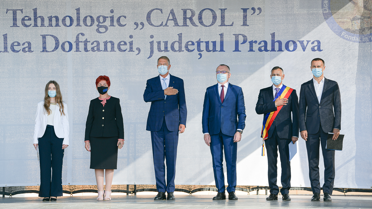 Klaus Iohannis, în prima zi de școală 2021: „Menținerea școlilor deschise, cu prezență fizică, depinde de fiecare dintre noi”