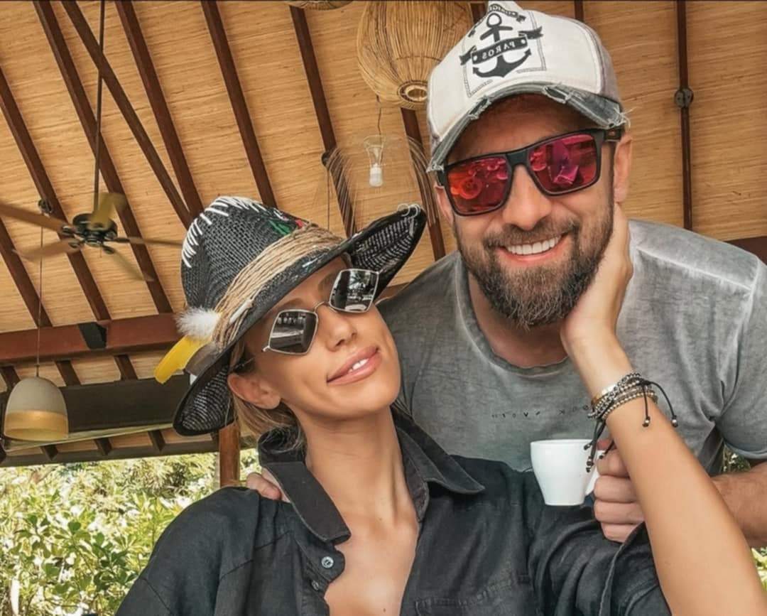 Imagini adorabile cu băiețelul lui Dani Oțil și al Gabrielei Prisăcariu. Tiago îi calcă pe urme tatălui său