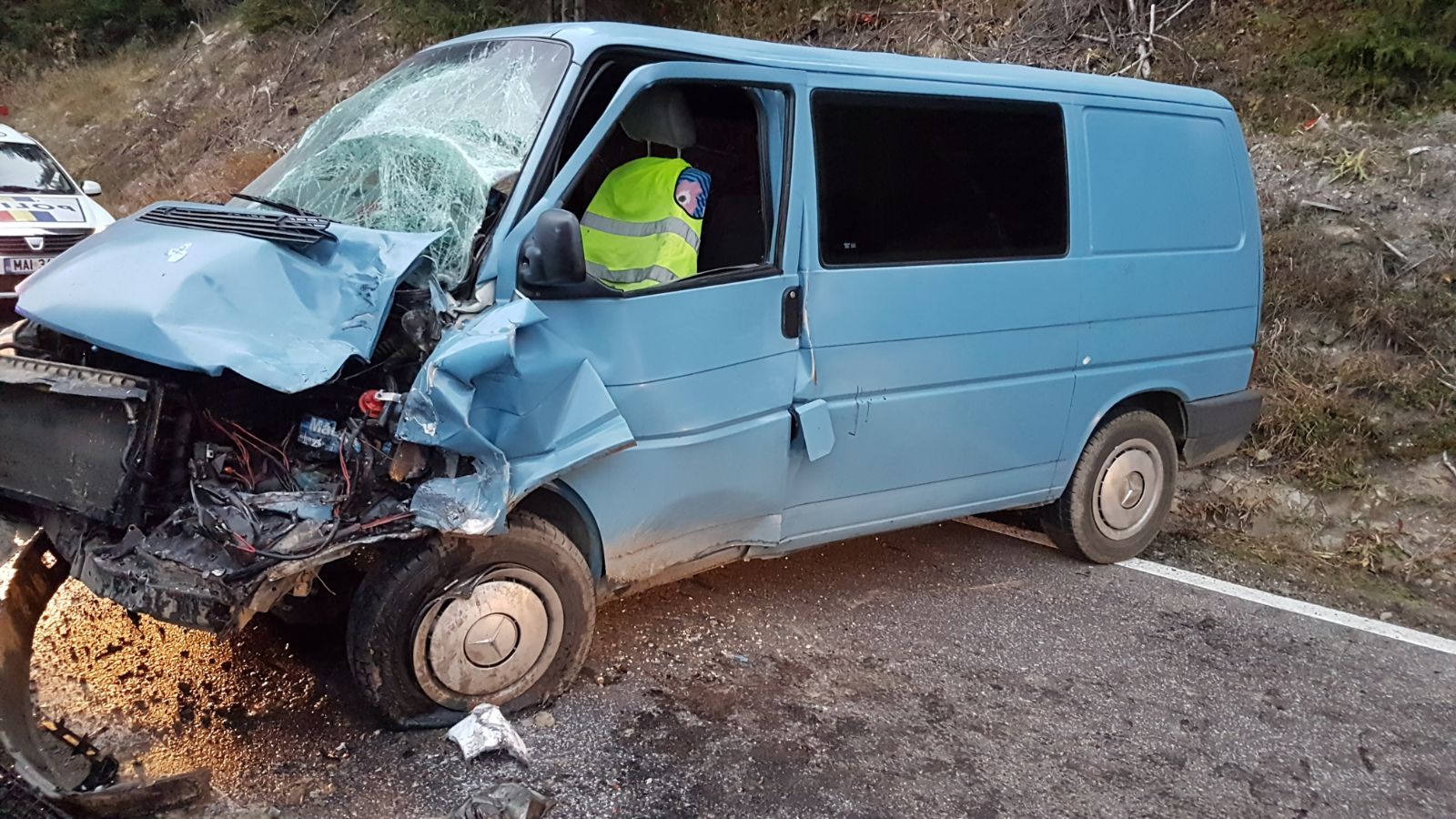 Șase oameni, printre ei și un copil, răniți într-un accident în Neamț. Planul roșu de intervenție a fost activat | FOTO ȘI VIDEO