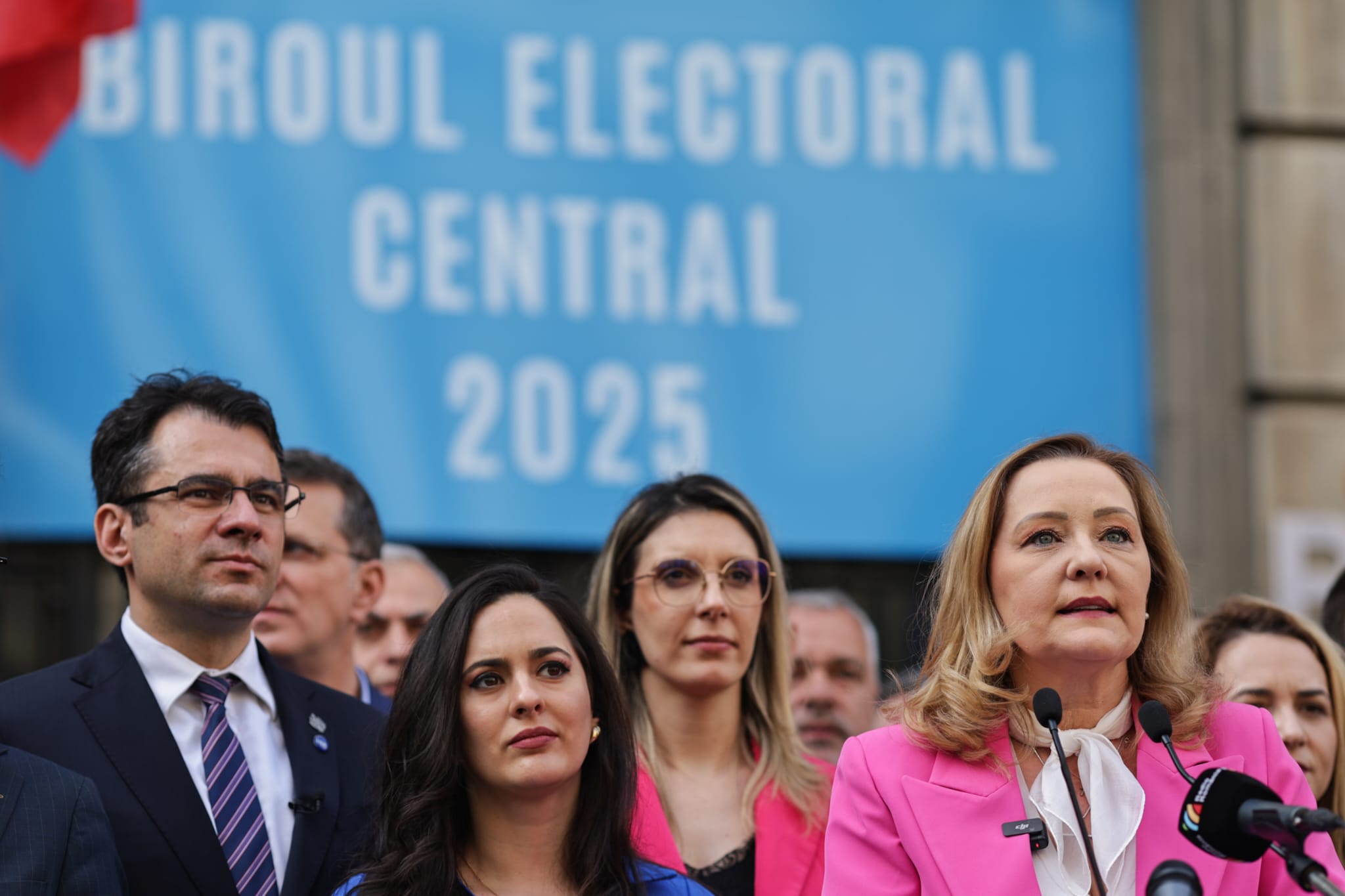 Elena Lasconi și-a depus candidatura la alegerile prezidențiale 2025, în ciuda opoziției din USR: „Nu sunt perfectă, dar am curaj să fac dreptate”