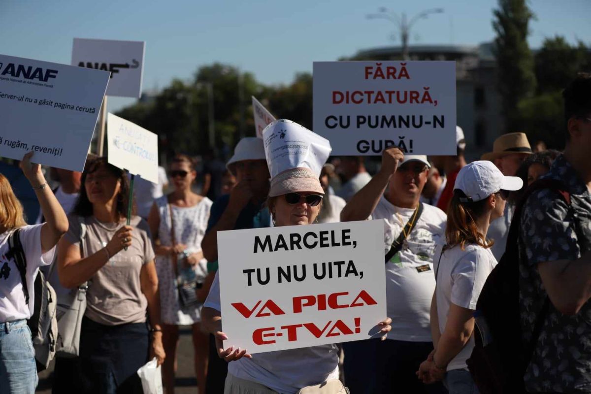 Protest al contabililor și economiștilor în București. Ministrul Boloș, după discuții: „Cea mai importantă concluzie este că vom mai dialoga”