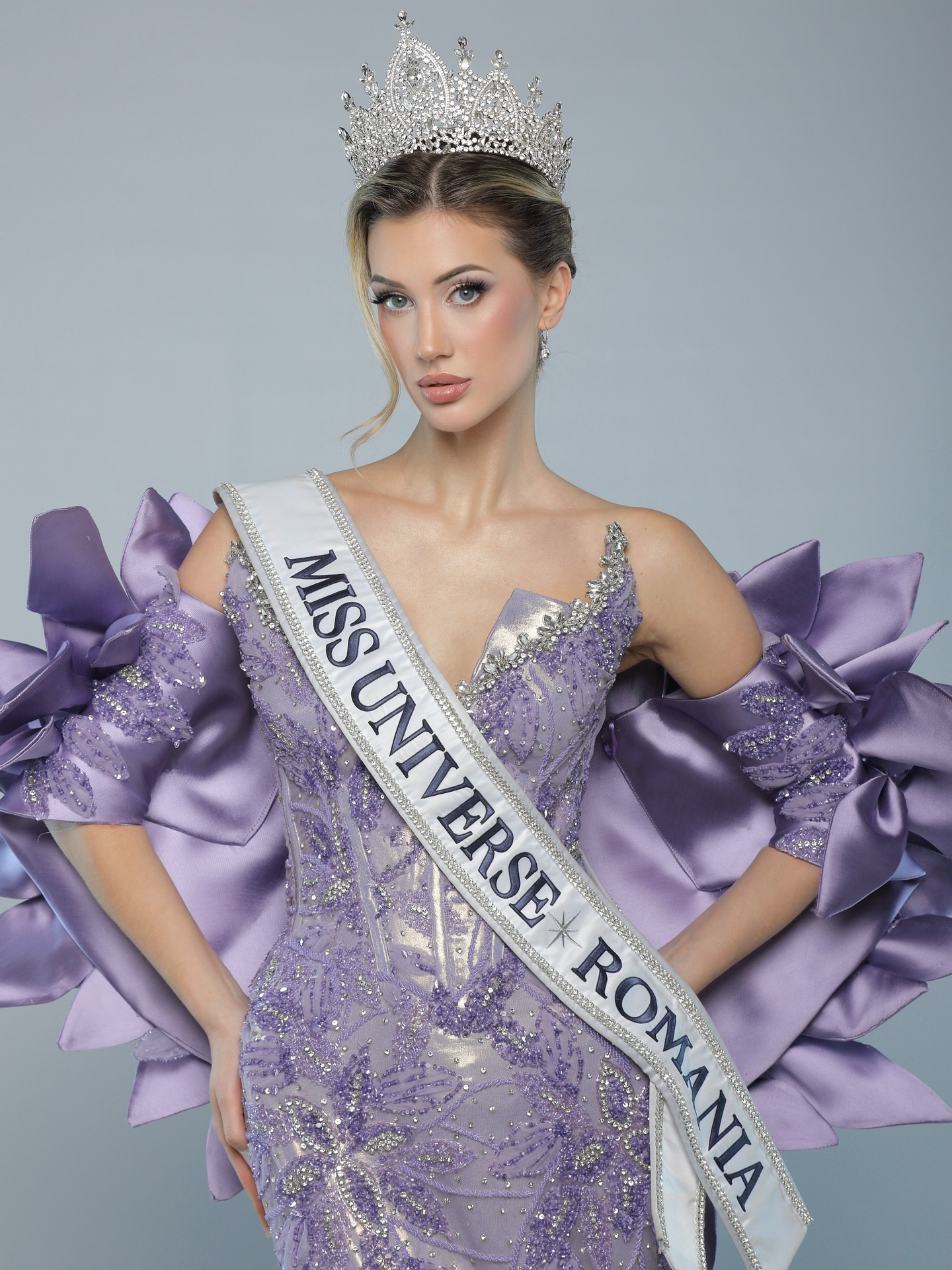 Cătălina Jacob, „îngerul” de la Miss Universe 2025. Românca a impresionat cu rochia aleasă