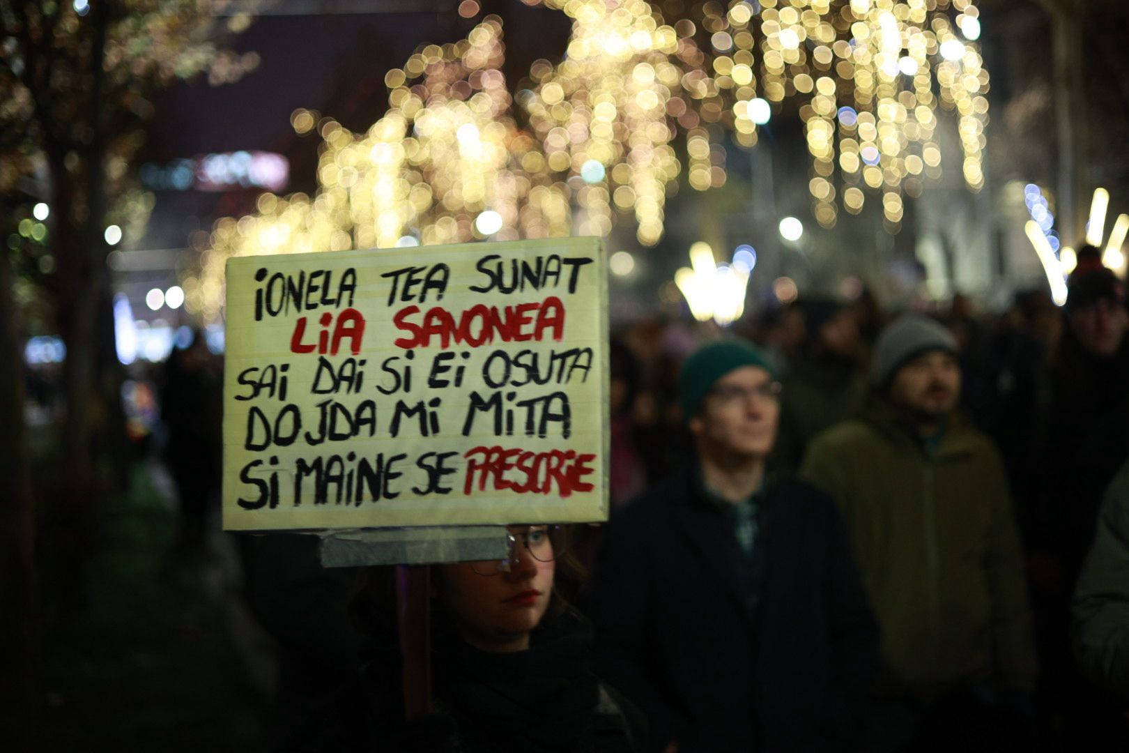 Marș pentru justiție în București: „Ați îngropat dosare / vă vrem la închisoare”/ Băsescu: MCV-ul ar putea fi reactivat