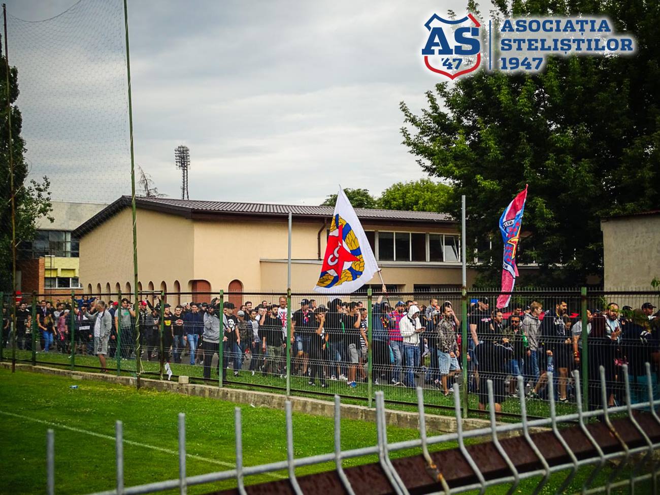CSA Steaua are primul antrenament cu public în Ghencea, de la ora 9.30. Fanii din Peluza Sud fac spectacol | VIDEO&GALERIE FOTO