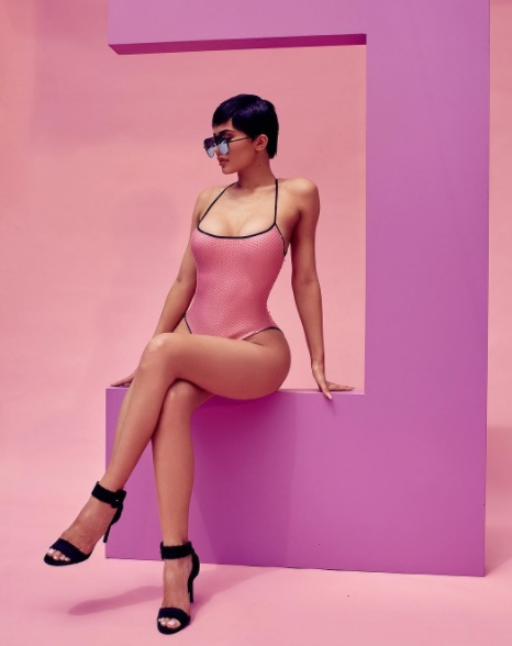 Kylie Jenner a născut o fetiță. Este primul copil al vedetei