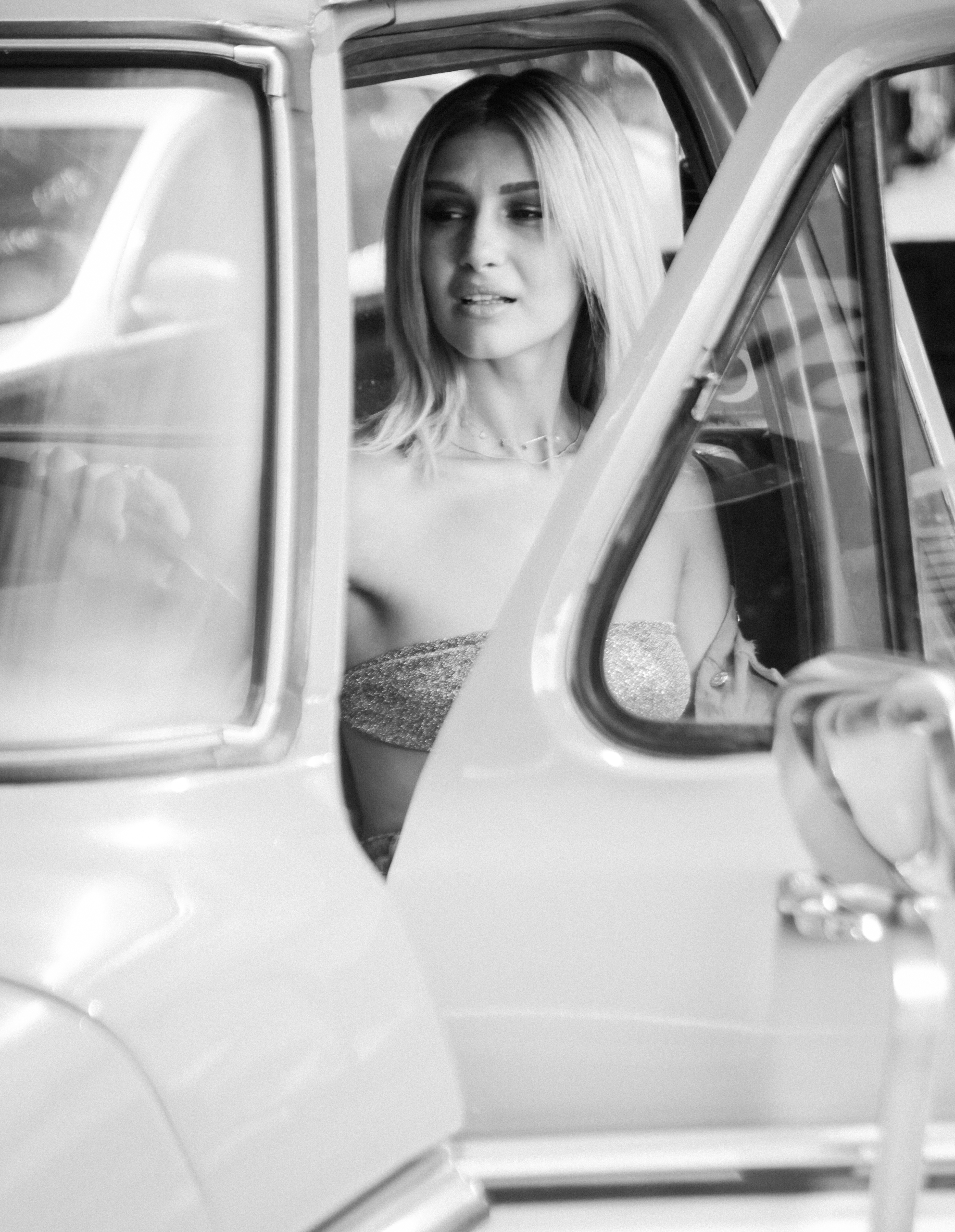 FOTO EXCLUSIV/ Alina Eremia a filmat noul videoclip în Miami. Imagini incendiare cu artista