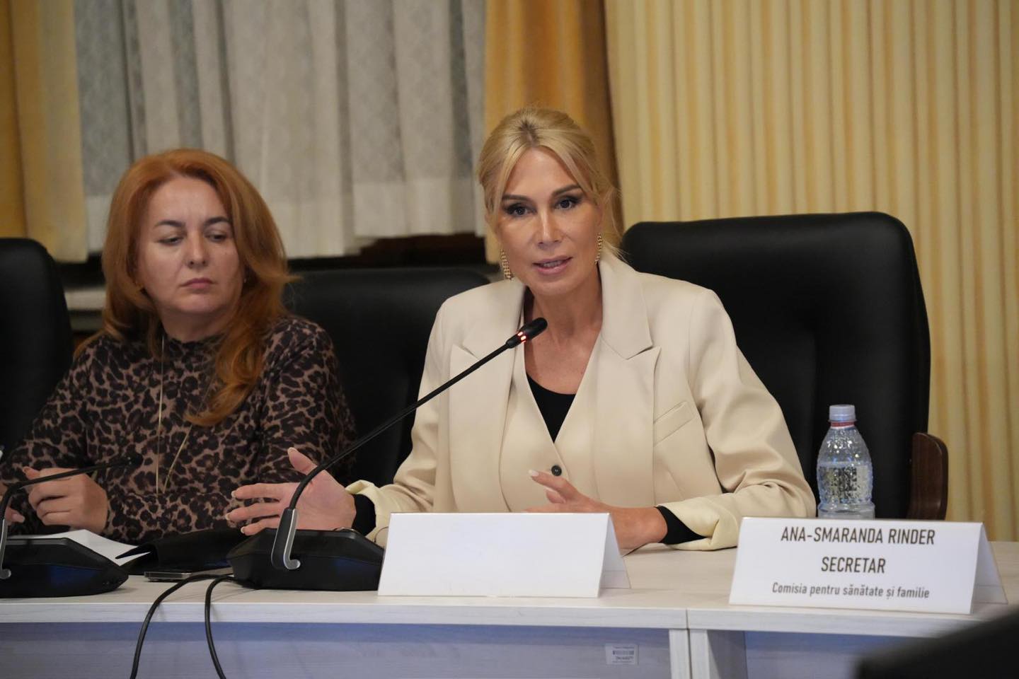 Imagini cu Raluca Turcan, după ce ar fi apelat la intervenții estetice. Transformarea fostului ministru al culturii este uluitoare