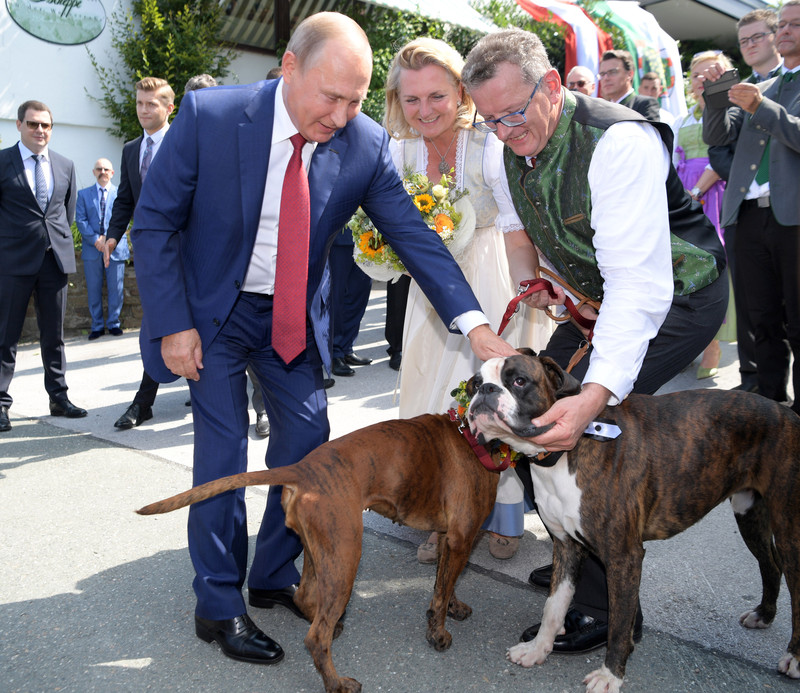Lista rușinii cu politicienii occidentali care au primit joburi din partea Rusiei lui Putin: premieri celebri, miniștri, comisari