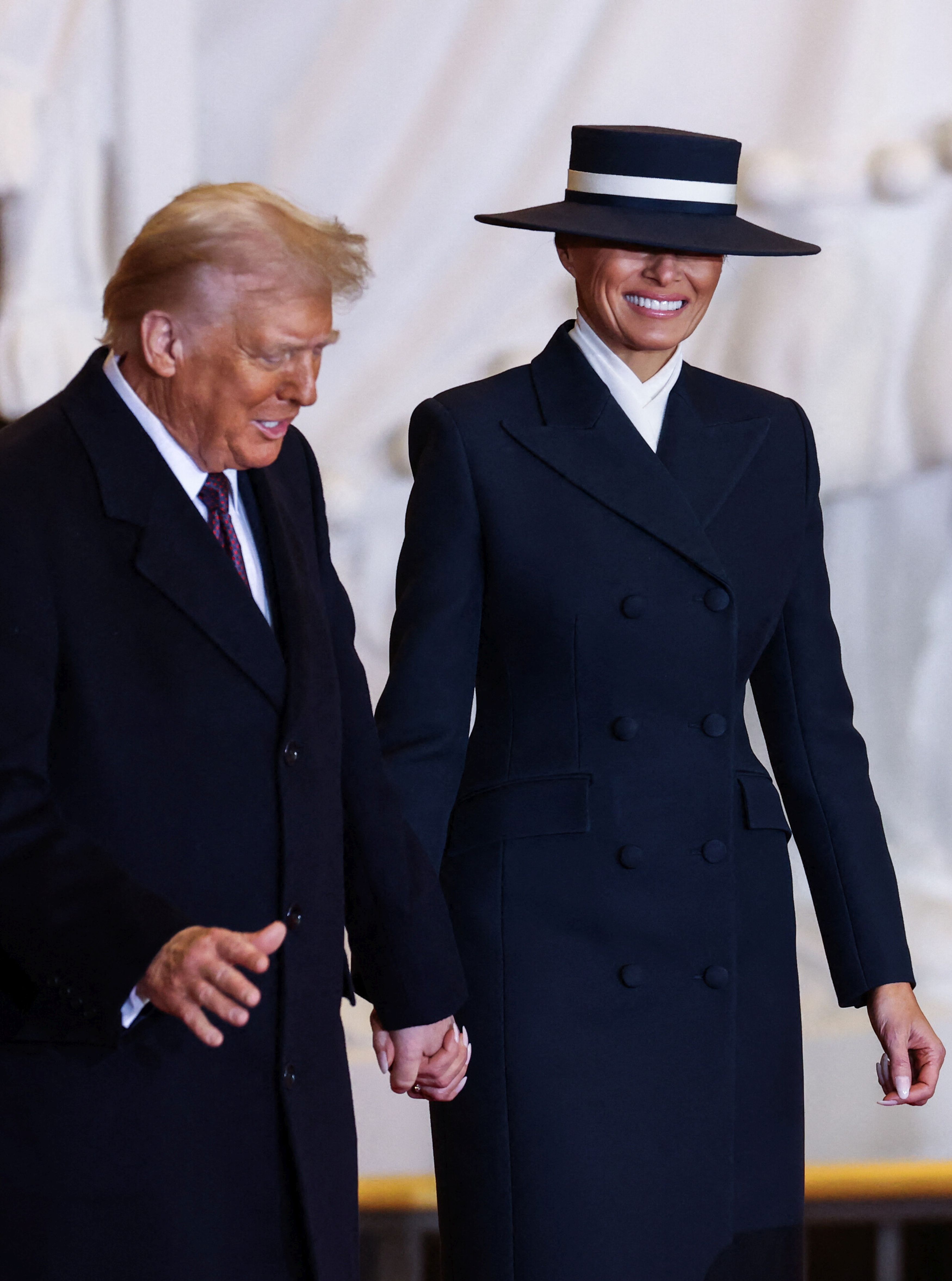 Cum a apărut Melania la discursul lui Donald Trump în fața Congresului. Suma colosală pe care a plătit-o pentru sacoul Dior