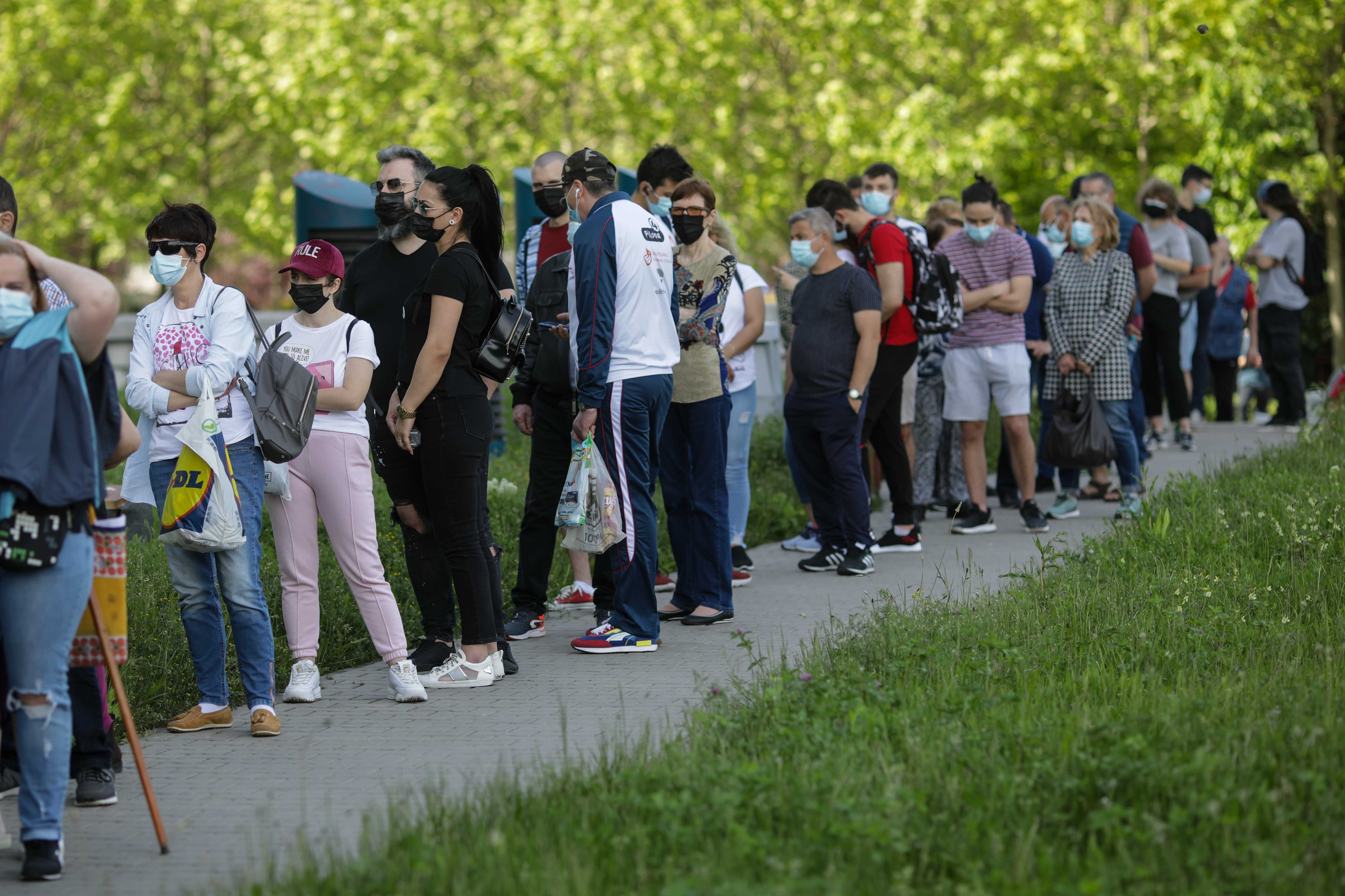Peste 2.000 de oameni imunizați în primele 5 ore, la Maratonul vaccinării din Bucureşti. „9 persoane pe minut”