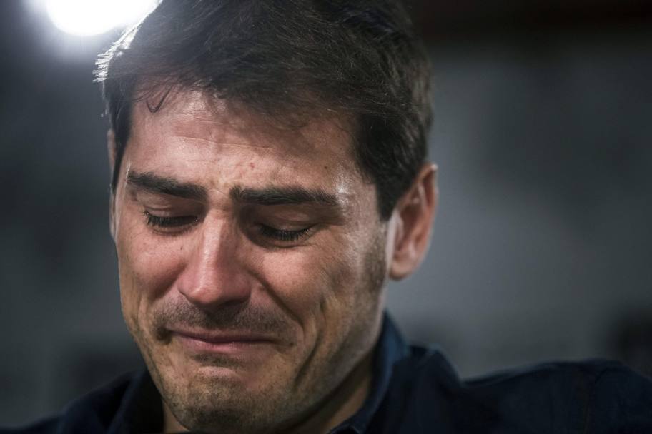 Legendarul portar Iker Casillas a plâns ca un copil la despărțirea de Real Madrid. ^"Nu vă voi uita niciodată. Hai, Madrid!" / GALERIE FOTO & VIDEO
