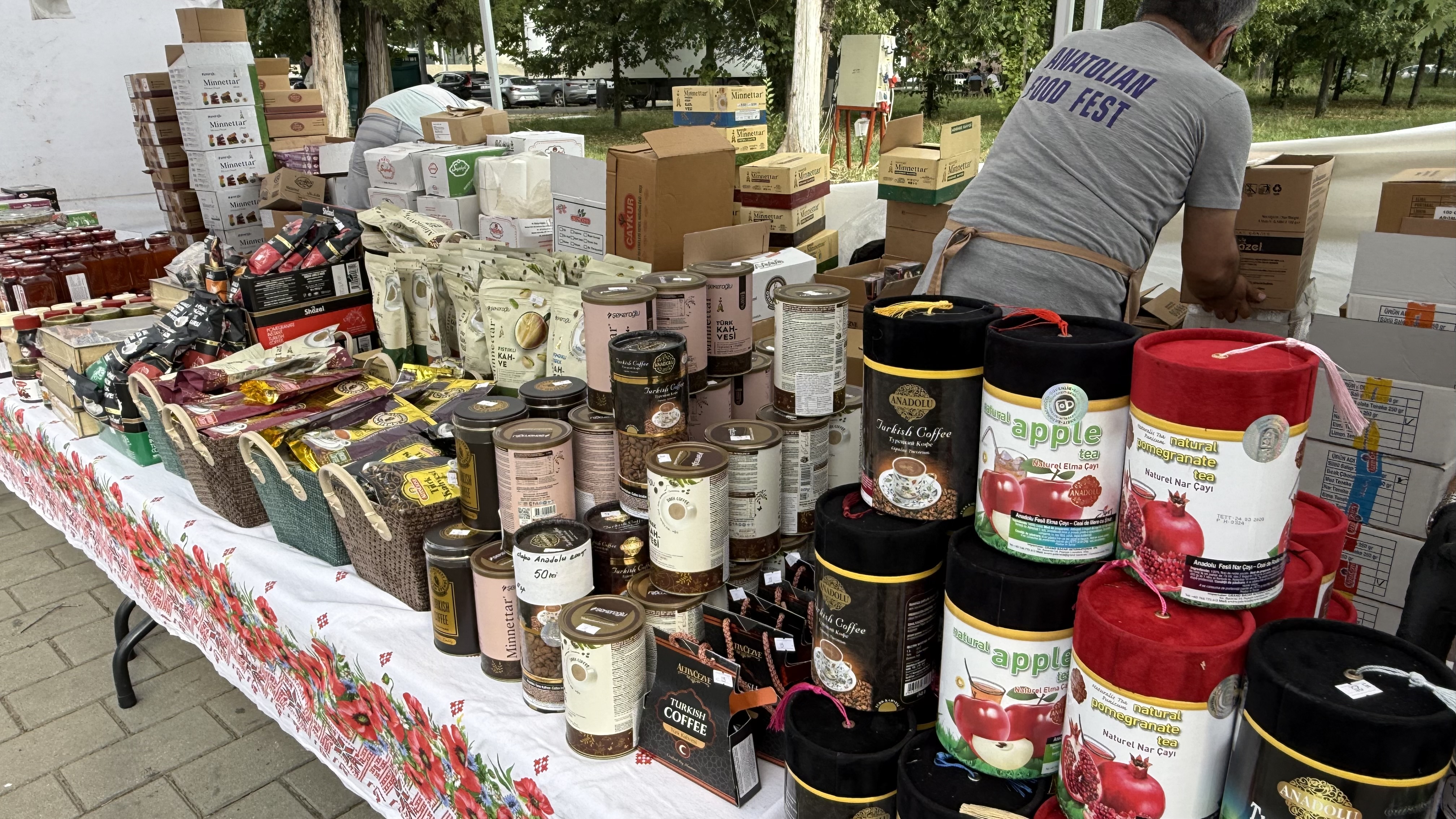 Cât costă șuberekul și kebabul la Festivalul Turcesc de la Arena Națională. Baclavaua e la mare căutare