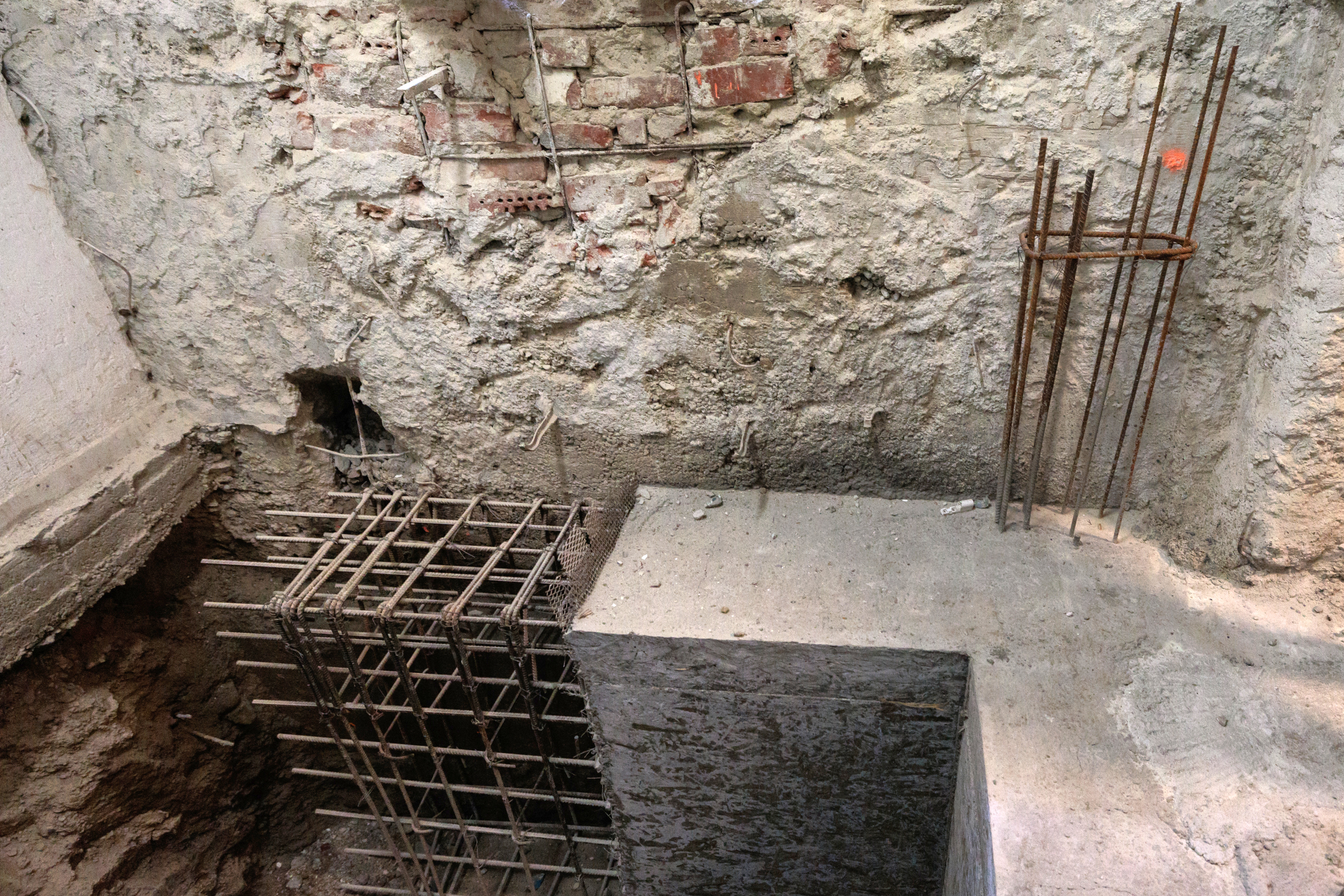 REPORTAJ. Libertatea a intrat pe șantierul Palatului Universității din București. „În curtea interioară s-au făcut descoperiri arheologice”. Cât timp vor dura lucrările de restaurare 