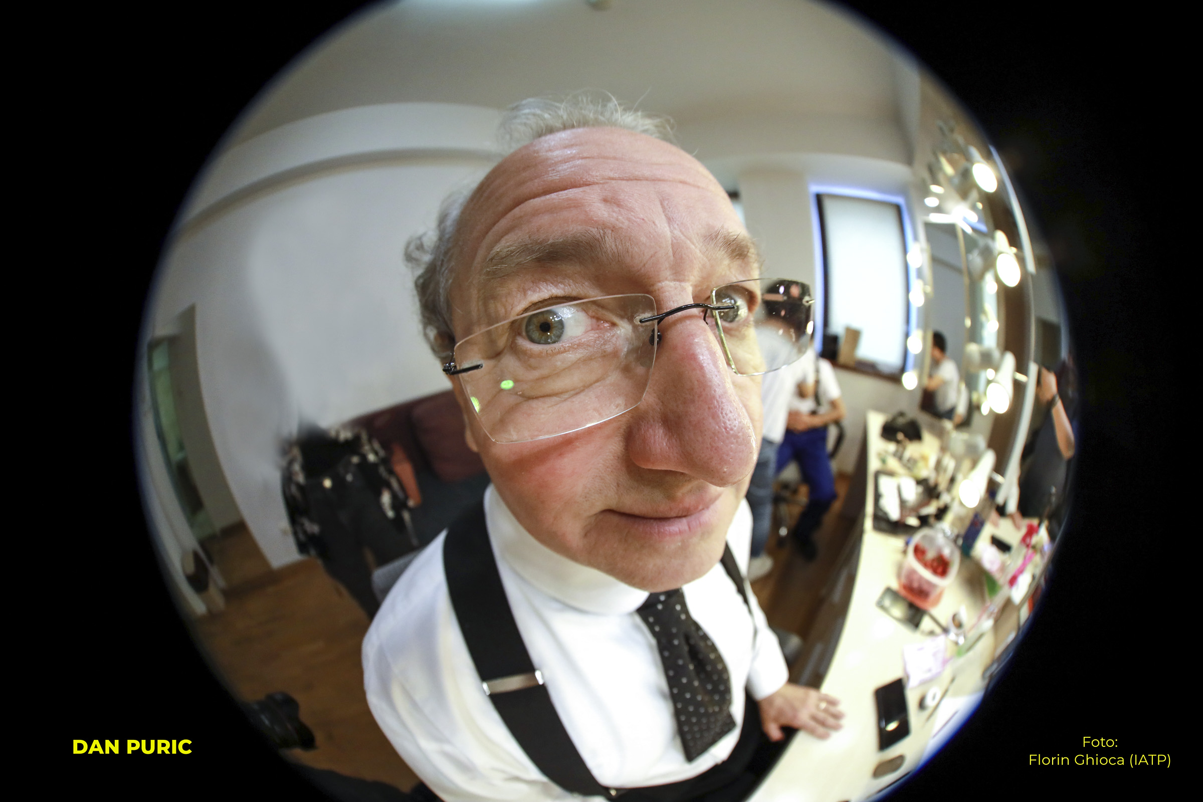 „Distorsiuni și expresii”: Fotografii haioase ale unor cunoscuți actori români, într-o inedită expoziție la Festivalul Săptămâna Comediei
