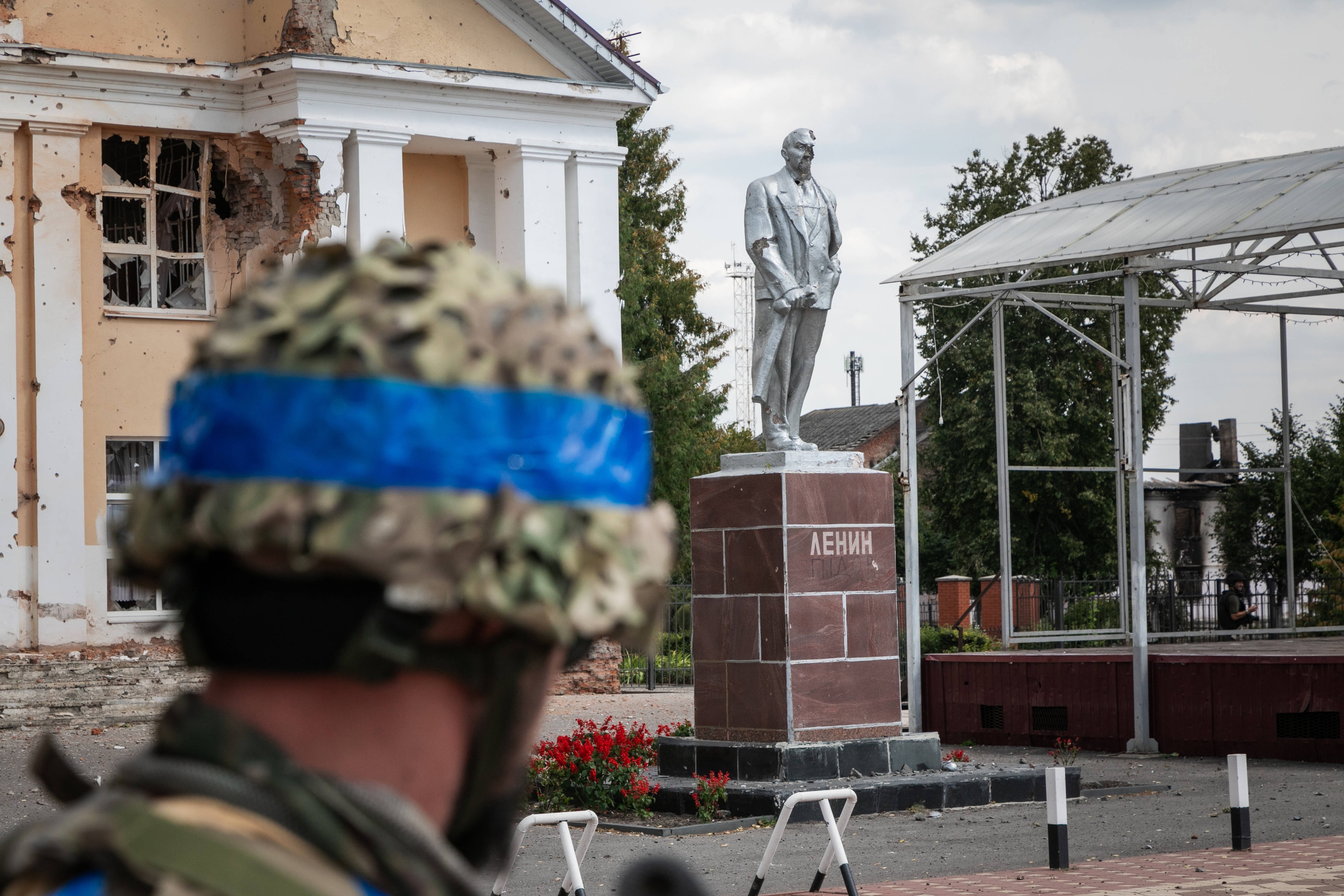 Mărturiile civililor din Sudja, orașul rusesc abandonat de Kremlin: „Putin să facă o înțelegere cu Zelenski al vostru. Vrem pace și armonie!”