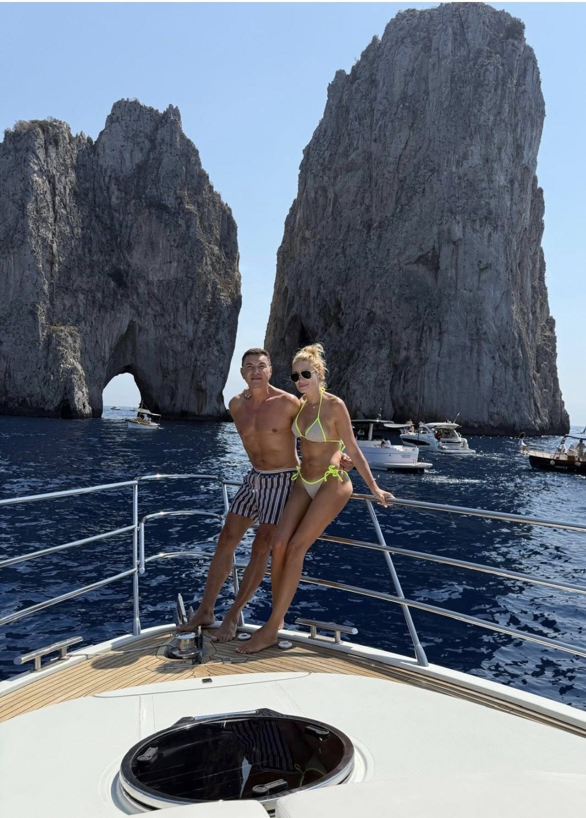 Valentina Pelinel l-a dat de gol! Ce își face Cristi Borcea la față, în fiecare dimineață, pentru a arăta mai tânăr cu 20 de ani: „Mă întrece la capitolul îngrijire”