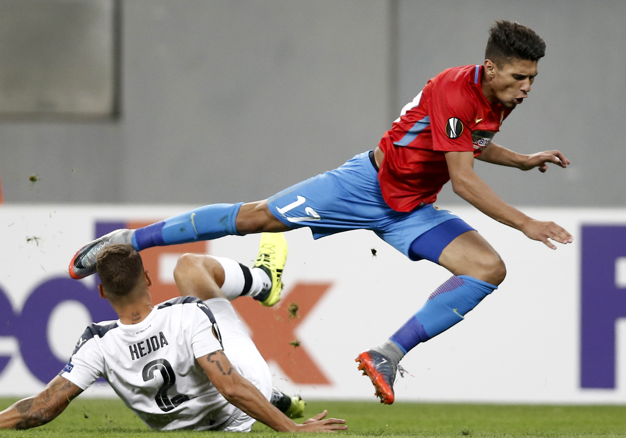 Liga Europa, FCSB - Viktoria Plzen 3-0. Seară glorioasă. Se ridică steaua lui Dică. Dublă de efect pentru Budescu. Trupa lui Becali, liderul Grupei G
