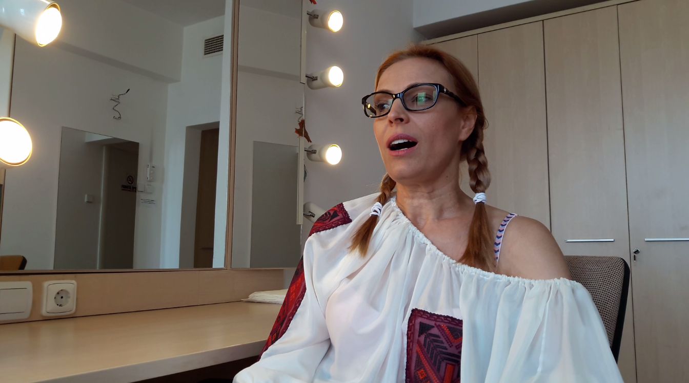 VIDEO EXCLUSIV | Monica Davidescu luptă pentru copiii orfani alături de părintele Andrei Drăgan. Fac o casă pentru 20 de micuți
