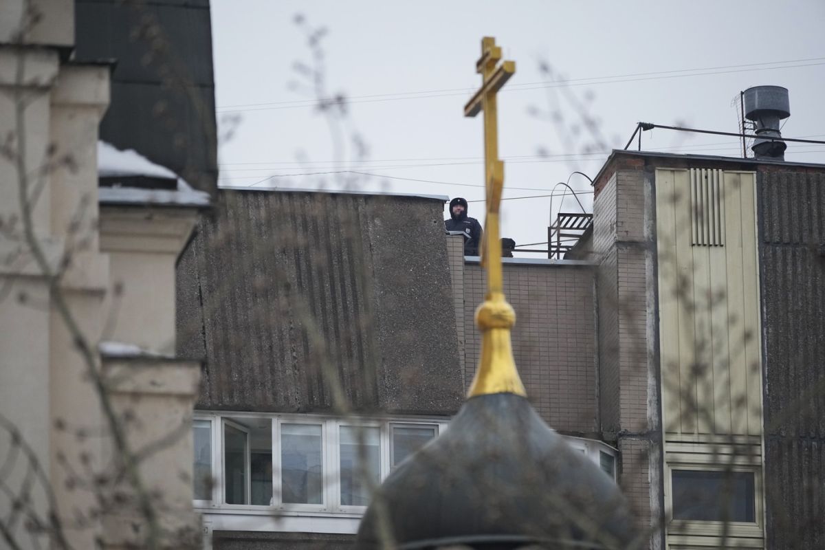 Înmormântarea lui Navalnîi: Mii de ruși au stat la coadă pentru un omagiu la mormântul opozantului. Oamenii au scandat „Rusia va fi liberă”. Peste 120 de persoane reținute