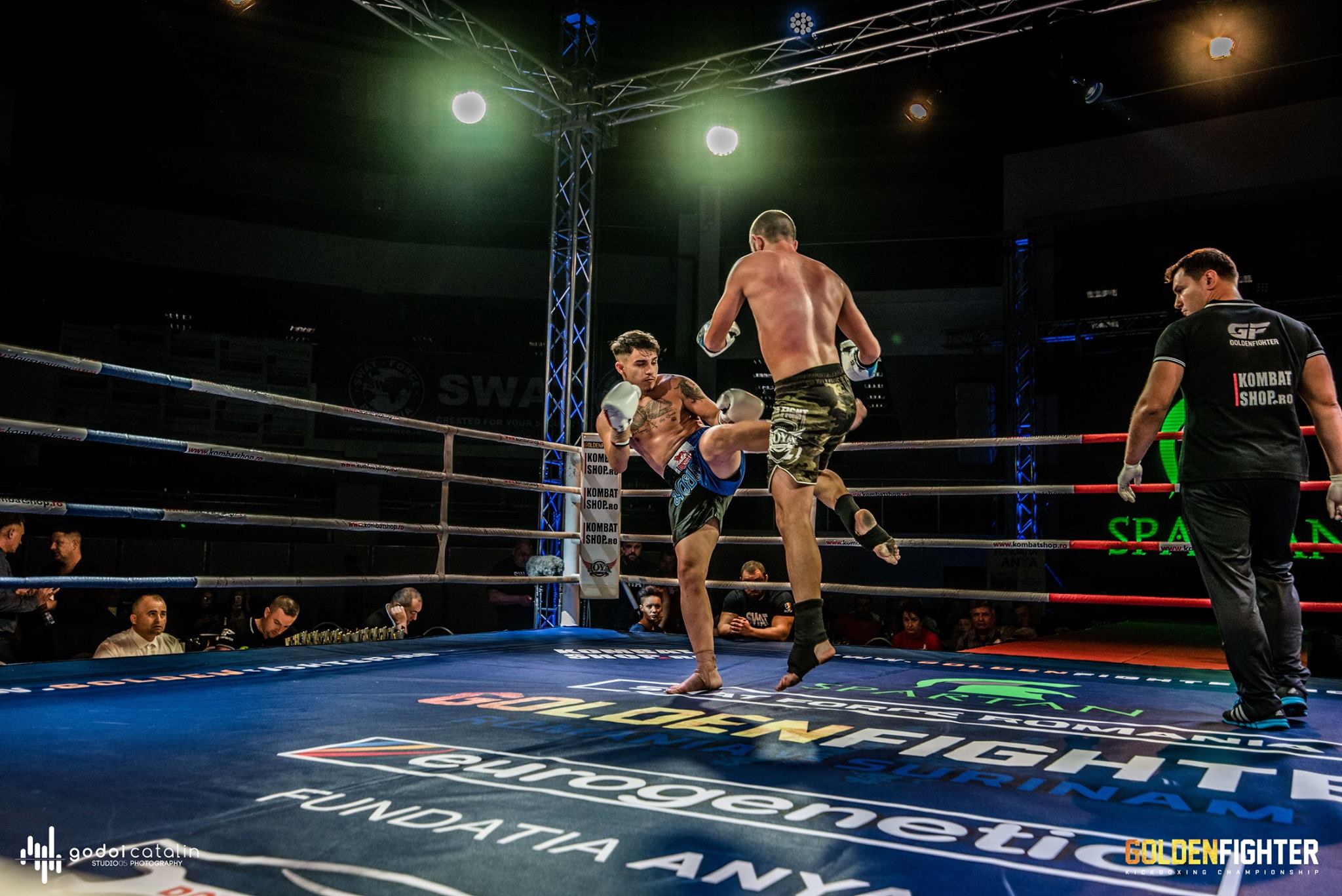 Meciuri spectaculoase la Golden Fighter Craiova. Centura intercontinentală WKU a fost câștigată de Adrian Mitu FOTO&VIDEO