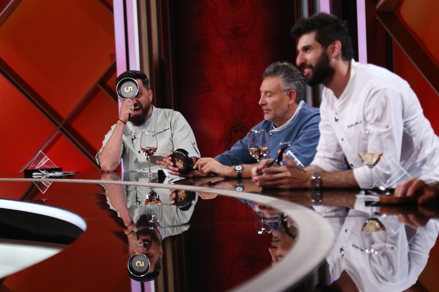 Surprizele se țin lanț la Chefi la cuțite 2024. Ce se va întâmpla cu cei patru jurați, în ediția din această seară