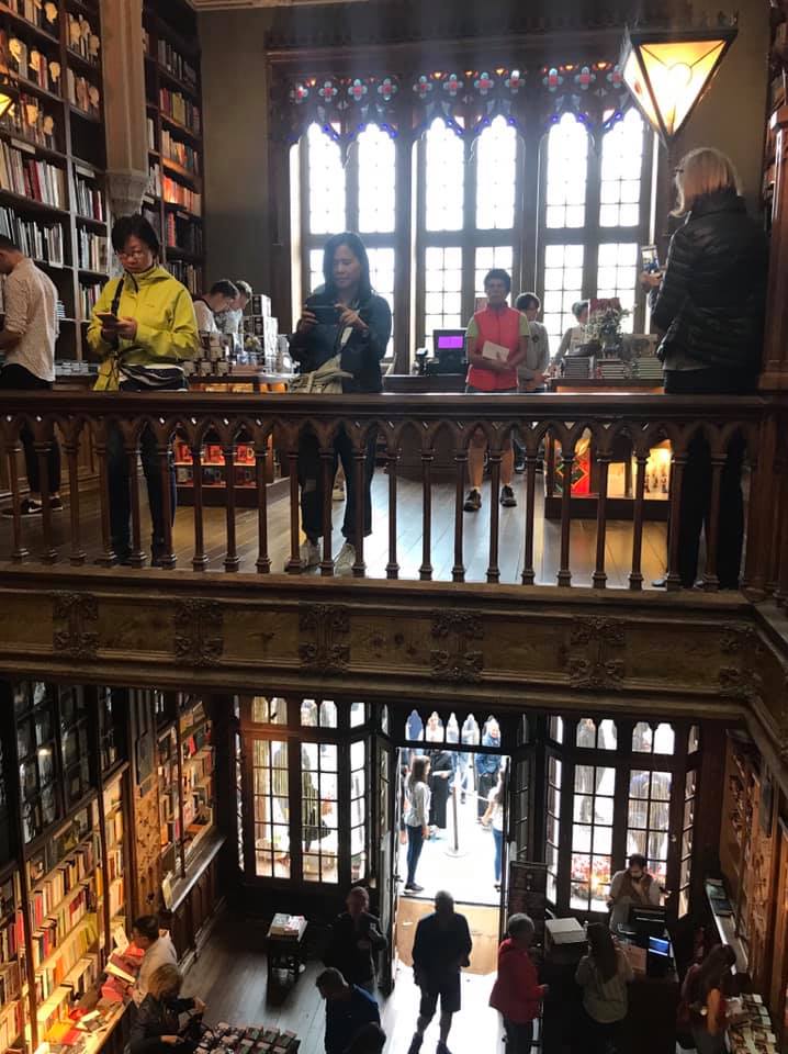 Harry Potter s-a născut la Porto! Am fost în mica librărie portugheză care a inspirat-o pe J.K. Rowling să scrie poveștile fantastice ale micilor vrăjitori