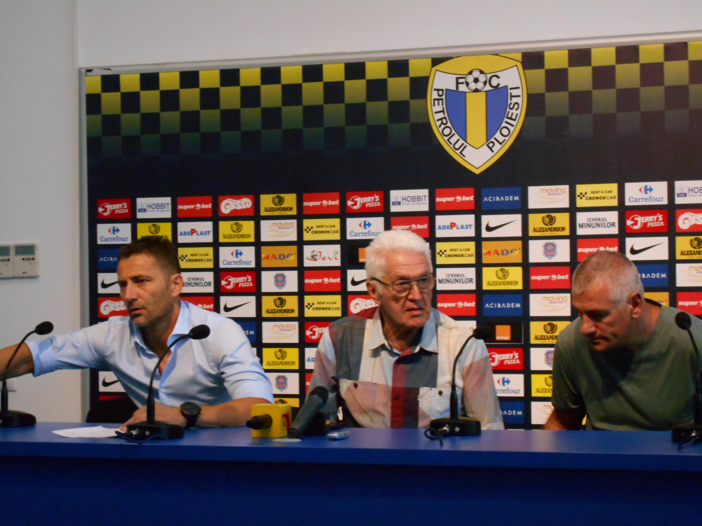 Noul Petrolul e gata! Cristi Vlad - președinte, Tavi Grigore - antrenor. Până se lămuresc problemele legate de siglă și de nume, în liga a patra va activa ca Petrolul ’52