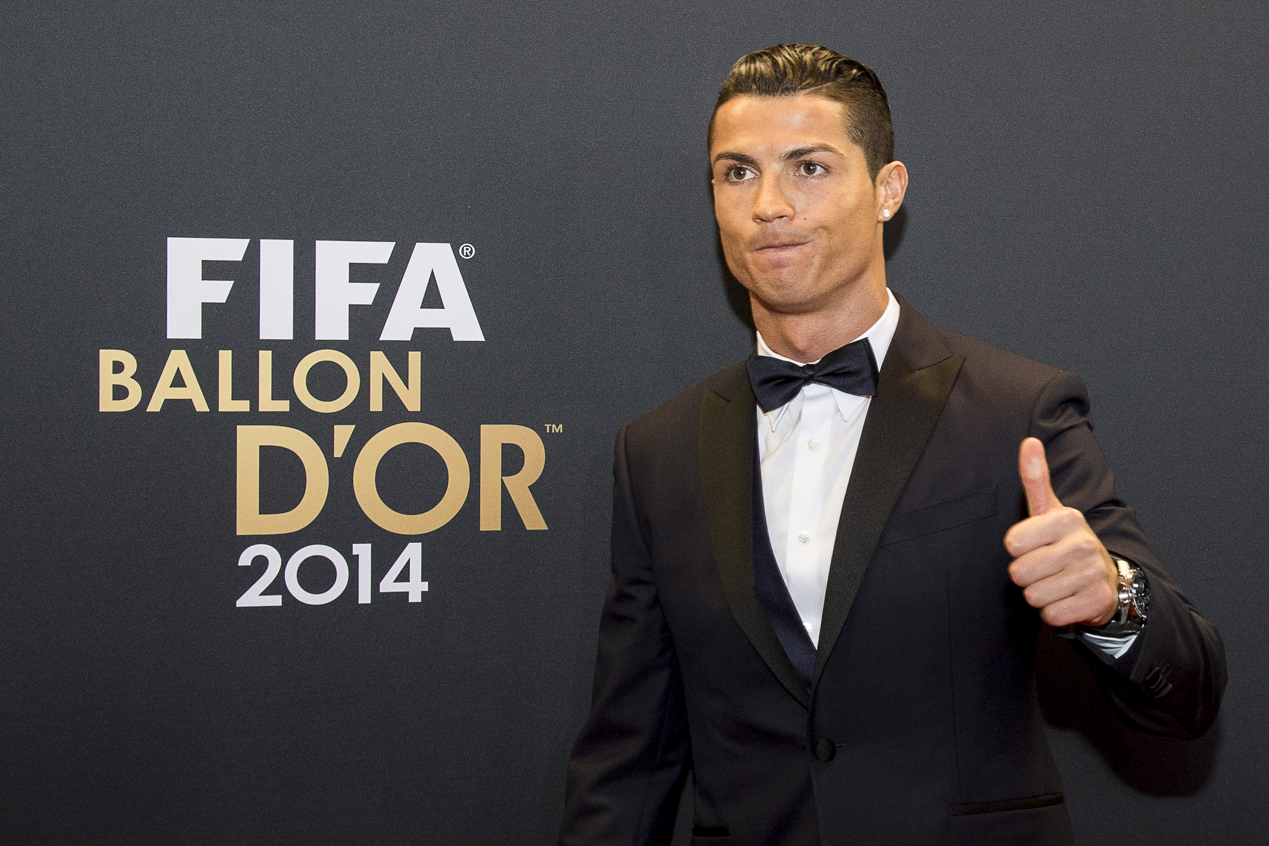 Ronaldo a câștigat ”Balonul de aur”, Sergio Ramos e ”Balonul eleganței”. Ce spun hairstyliștii și visagiștii!