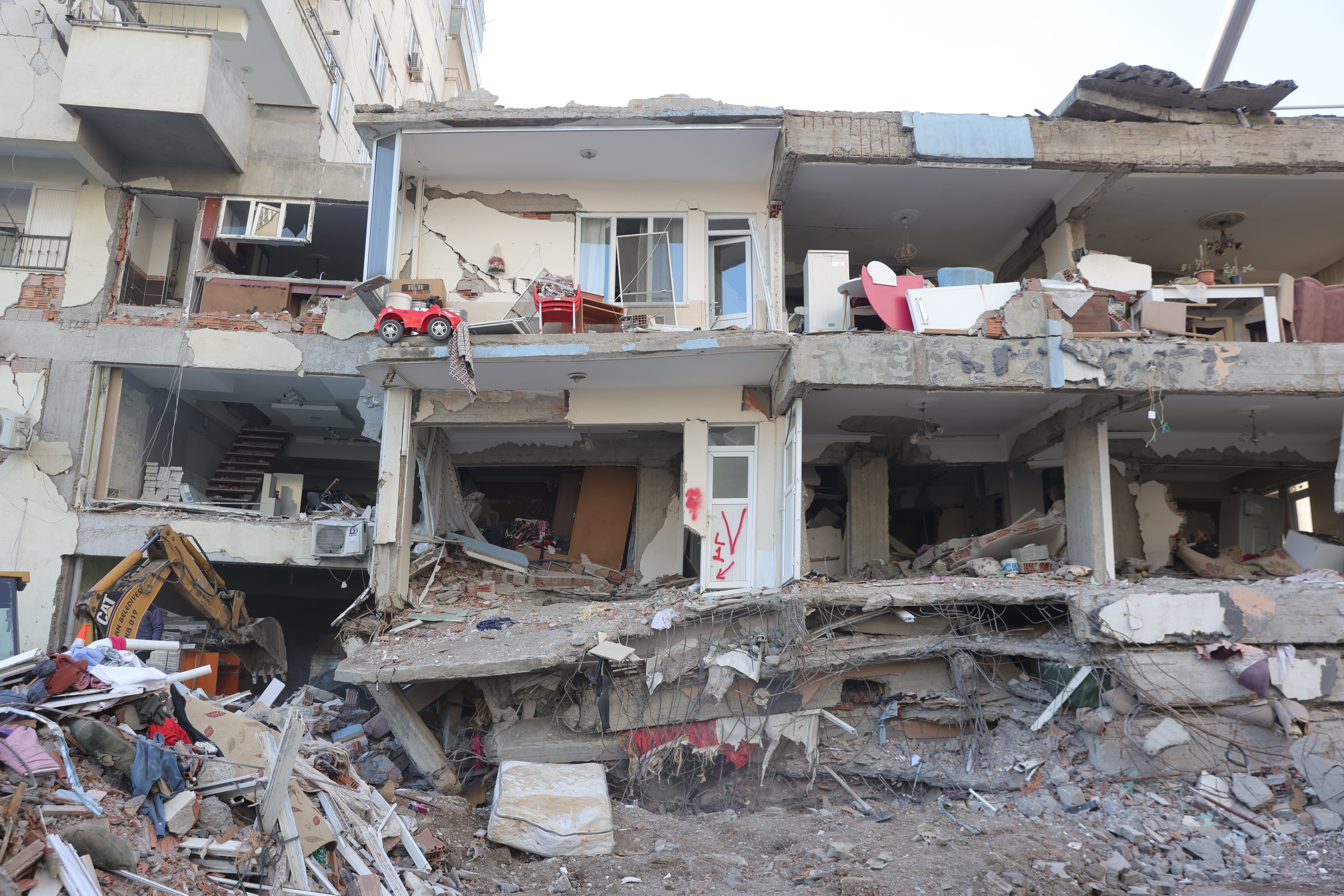 Bilanțul cutremurelor din Turcia și Siria crește dramatic. Cinci milioane de sirieni, „rămași fără adăpost”