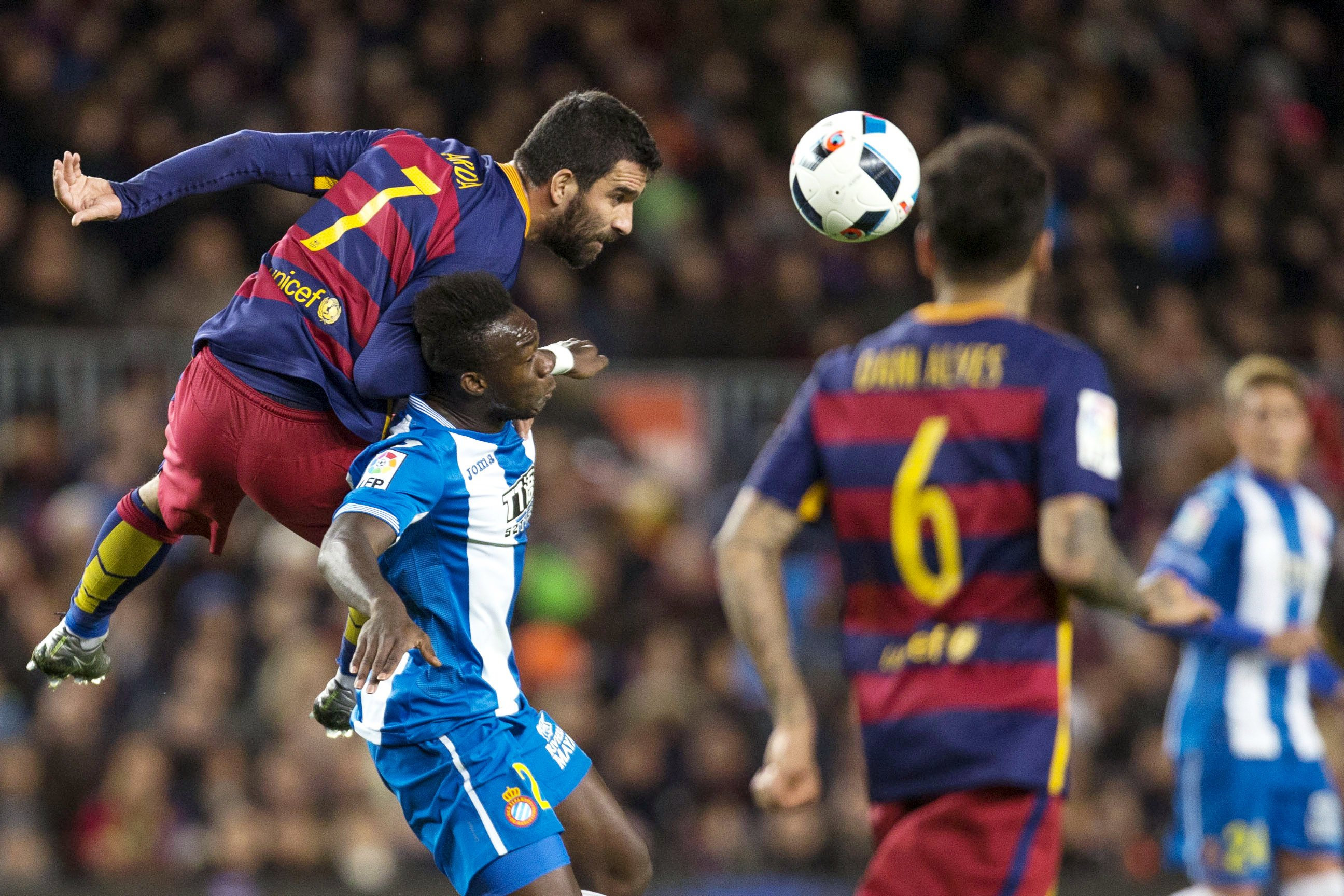 Echipa lui Gâlcă a rezistat onorabil o repriză pe ”Camp Nou”. Espanyol a deschis scorul, dar a pierdut clar / FOTO&VIDEO