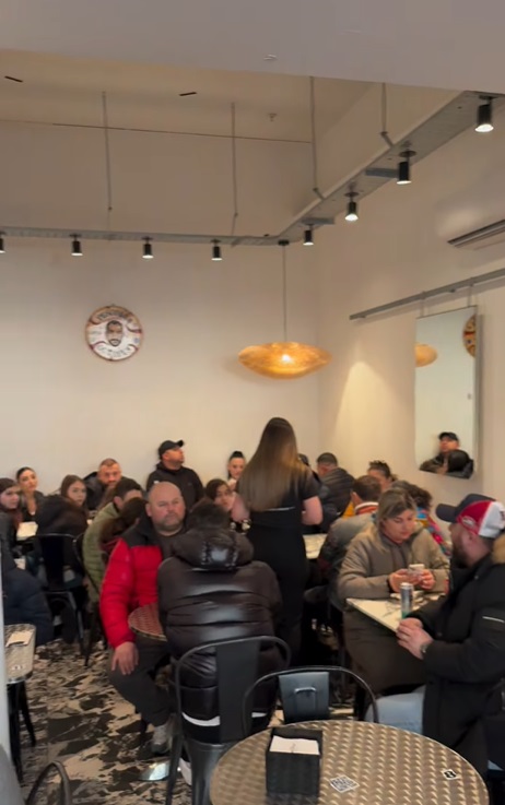 Coadă la restaurantul lui Pescobar de la Londra. Ce preparate s-au înghesuit să testeze românii stabiliți în Marea Britanie