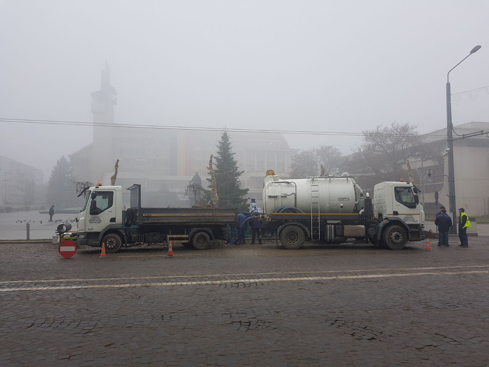 FOTO: Dorel ”a lovit” la Vaslui: conducta de apă recent înlocuită în centrul orașului se sparge în fiecare zi