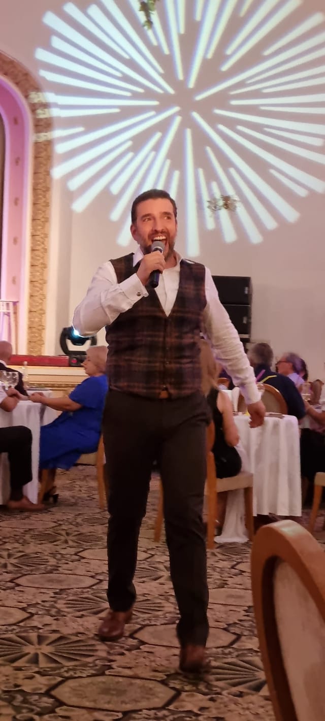 Silviu Biriș a răbufnit după ce Ministerul Culturii le-a cerut actorilor să raporteze ce fac în cele 8 ore de muncă: „Pleacă de la presupunerea că noi cei care lucrăm acolo luăm banii degeaba”