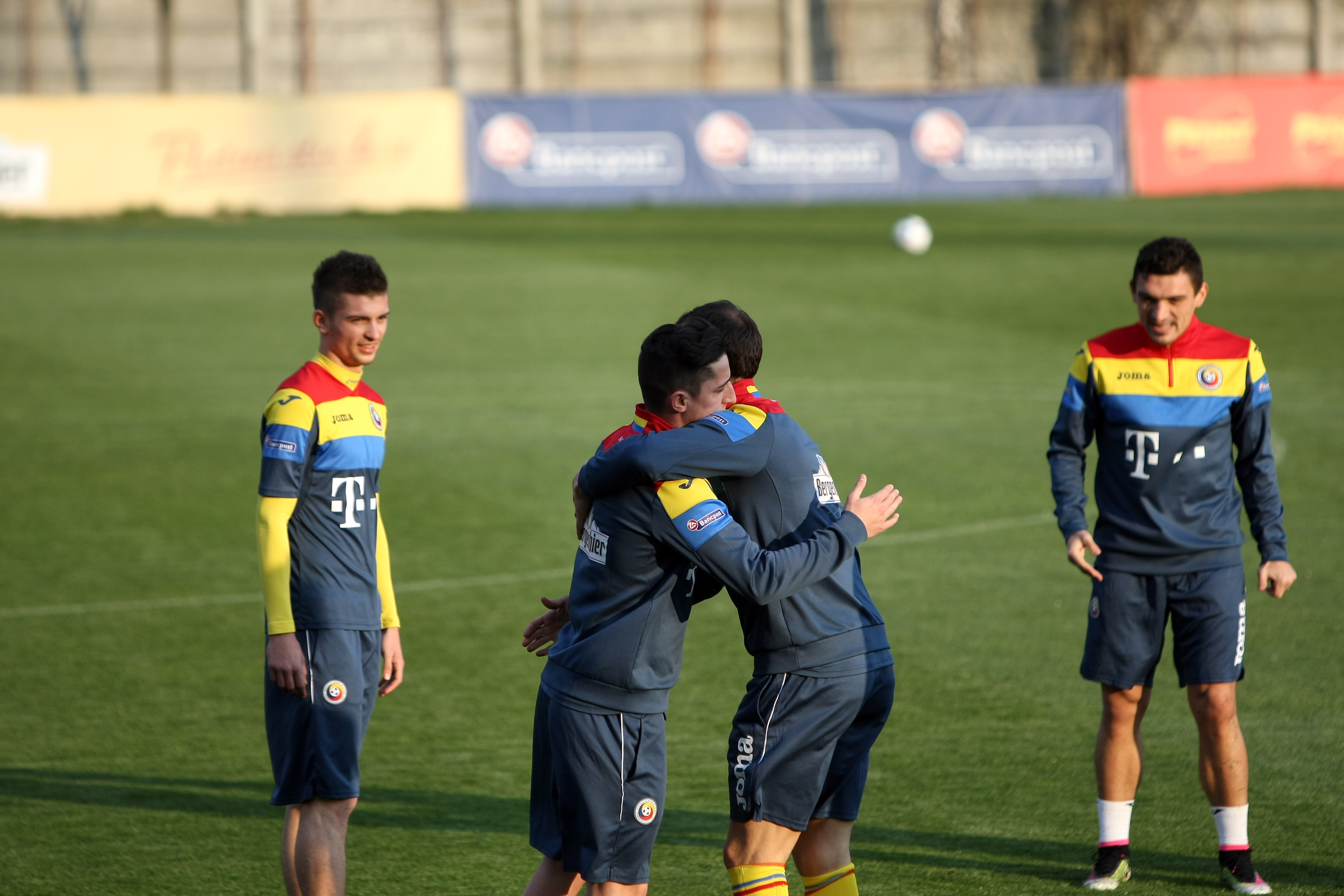 România - Lituania (amical, miercuri, 20.00, Giurgiu). Atenție, tricolori! Iordănescu, cel mai prost plătit selecționer de la Euro,  nu glumește! ”Tata Puiu” a lăsat mereu acasă jucători care au jucat în preliminarii și a luat câte trei-patru debutanți la turneele finale