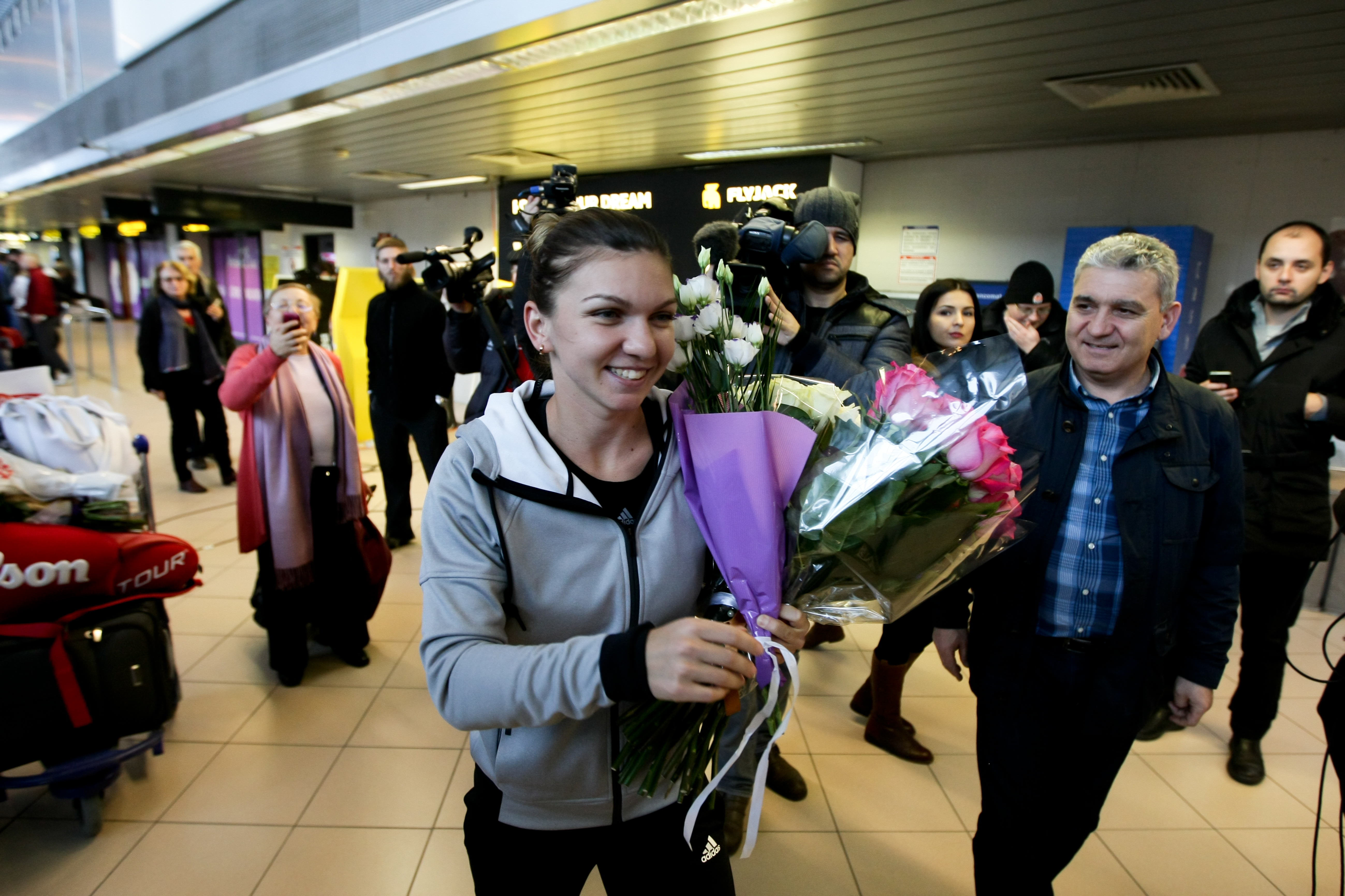 Simona Halep s-a întors acasă de la Australian Open / GALERIE FOTO
