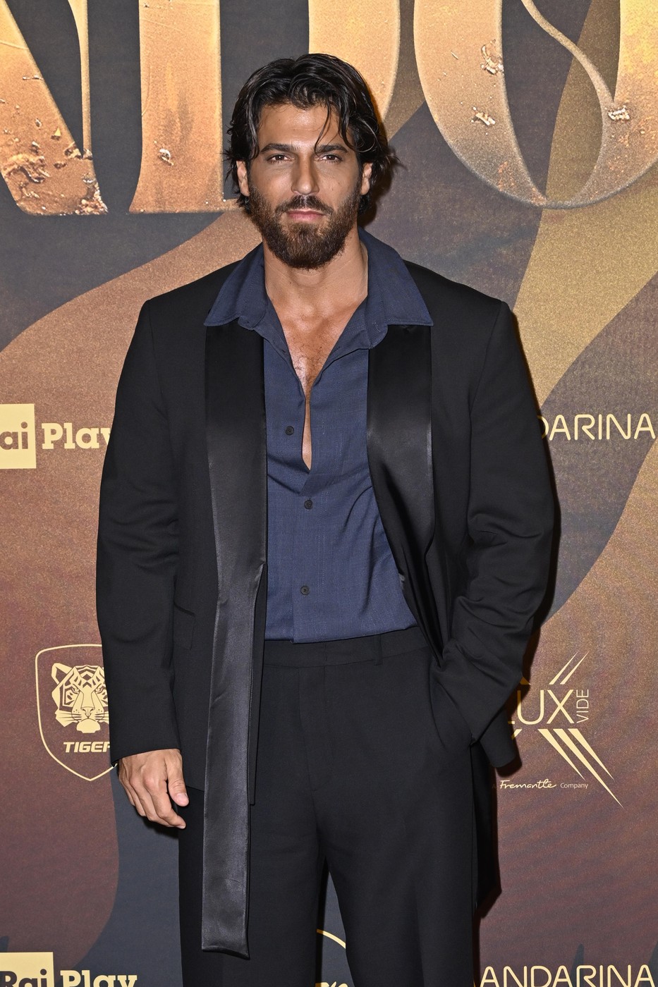 Can Yaman a fost arestat în Istanbul. Ce acuzații i se aduc celebrului actor turc