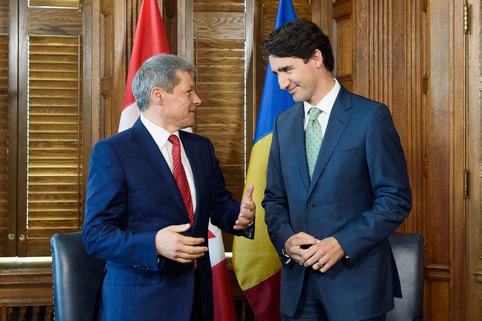 Atunci și Acum | Dacian Cioloș, inginerul agronom ajuns șef al Executivului, în prima guvernare tehnocrată a României
