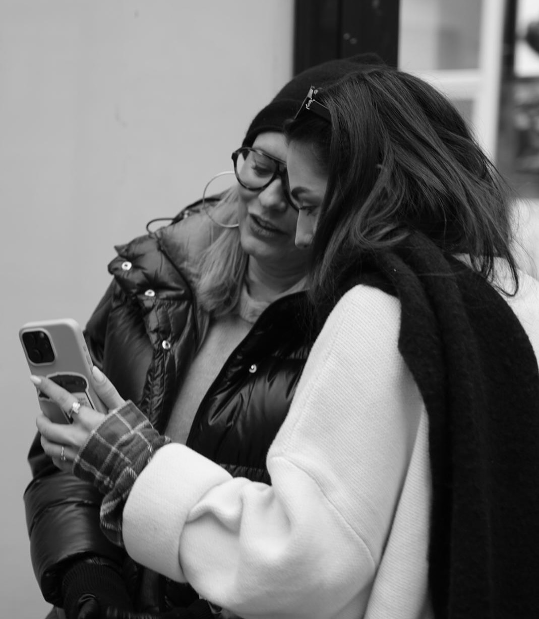 Cum au apărut socrii Andreei Esca în România. Anne și Melkom Eram locuiesc la Paris, unde au o afacere: „I-am plimbat prin Brașov și Poiană”