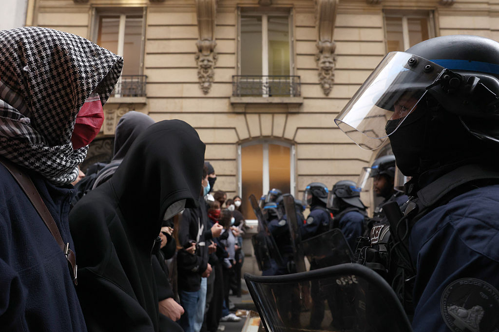 Studenții francezi continuă protestele în Franța