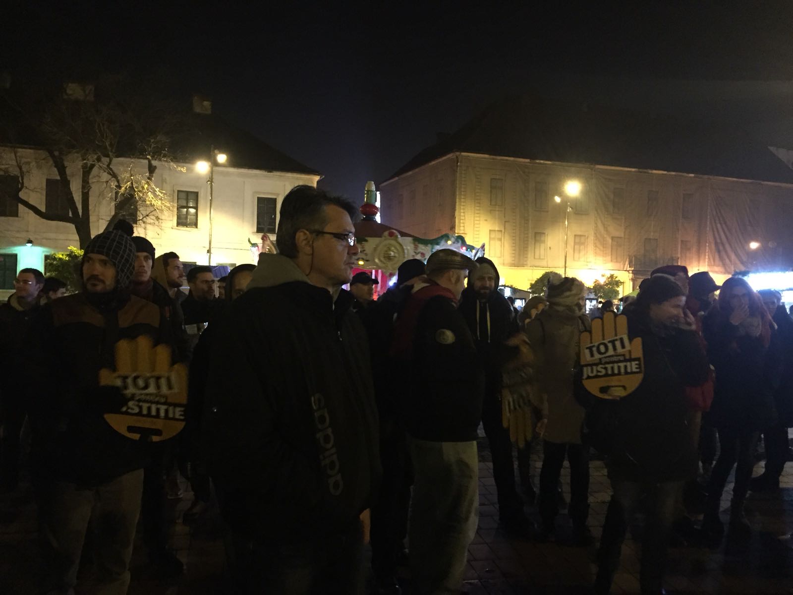 FOTO | Timișorenii au protestat pe muzică de colind