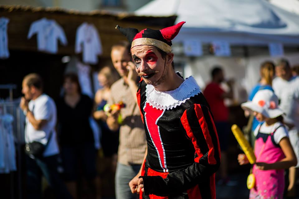 Atmosferă de poveste la Festivalul Medieval din Sibiu 2017. Cavaleri, domnițe și rock medieval în Piața Mare