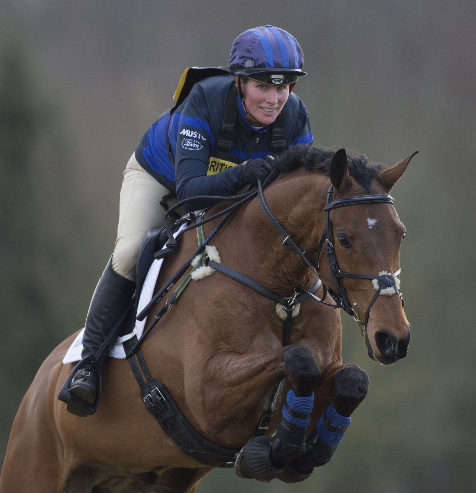 FOTO | Zara Tindall, nepoata reginei Elisabeta a II-a, a născut o fetiță
